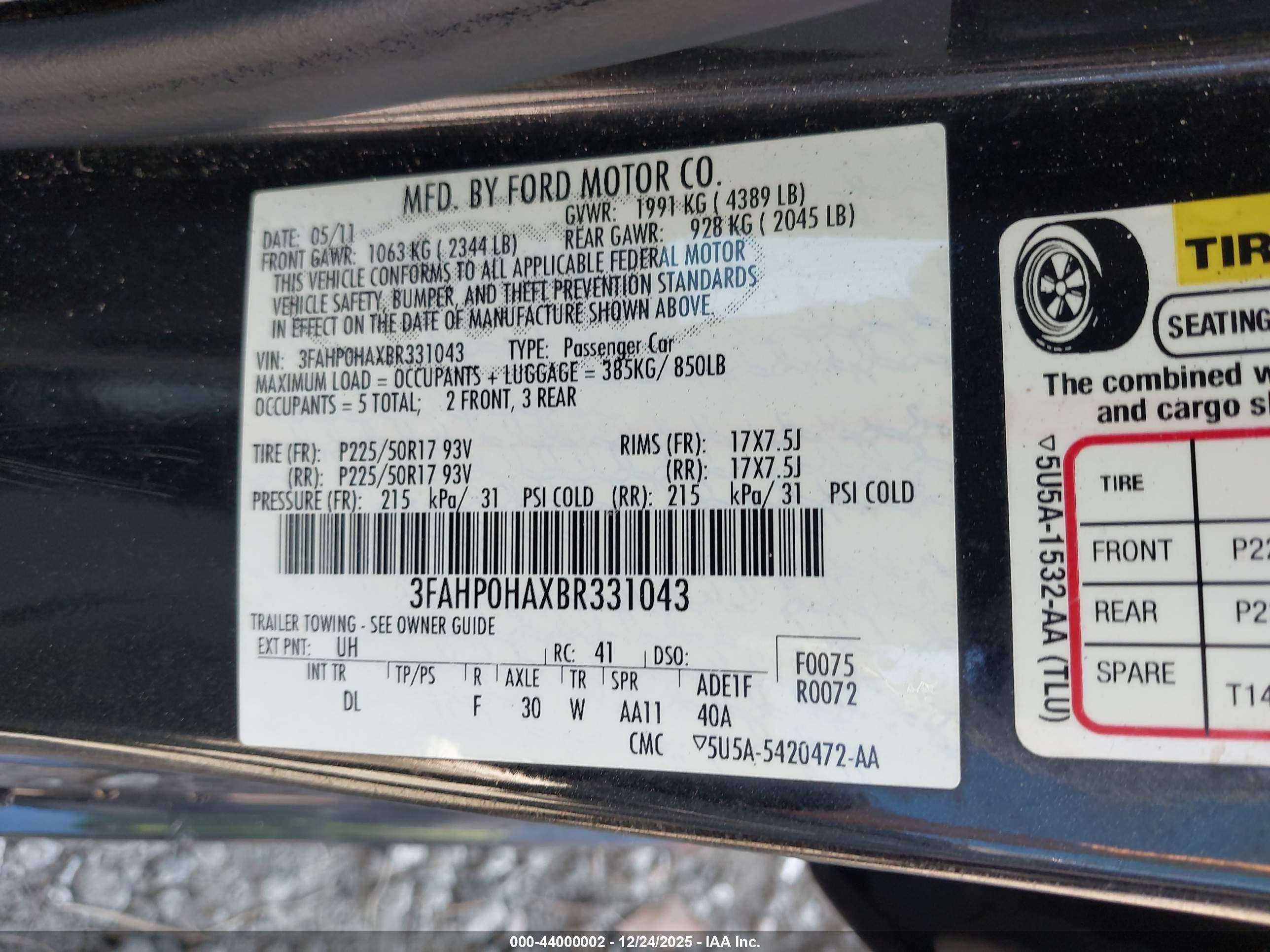 FORD FUSION image 9