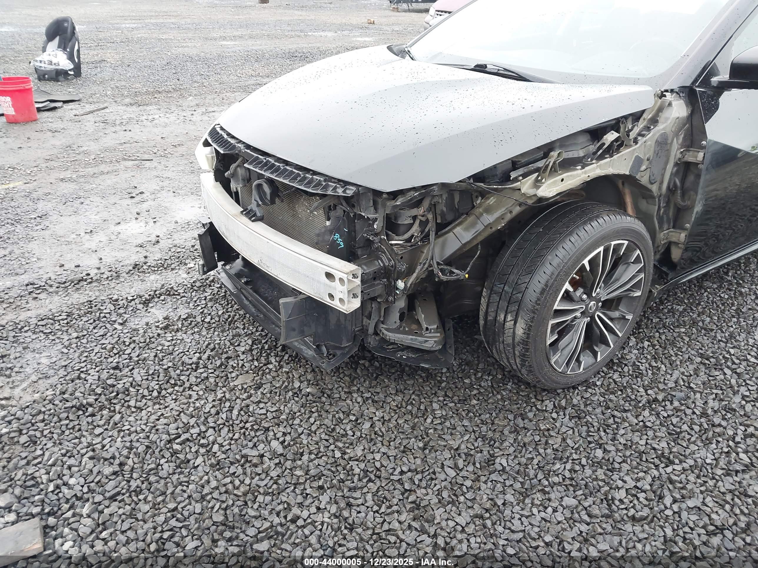 NISSAN MAXIMA image 6