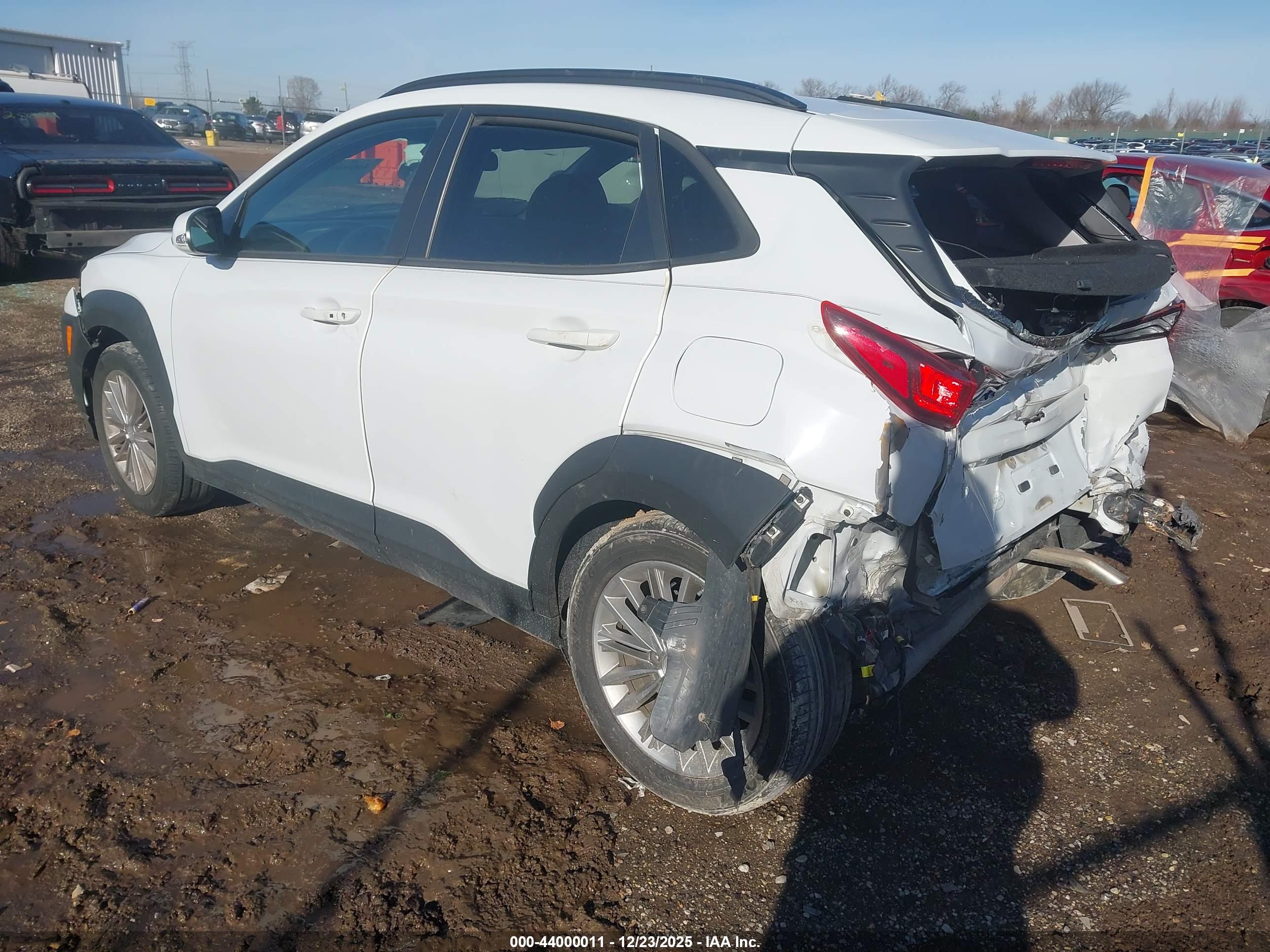 HYUNDAI KONA image 3