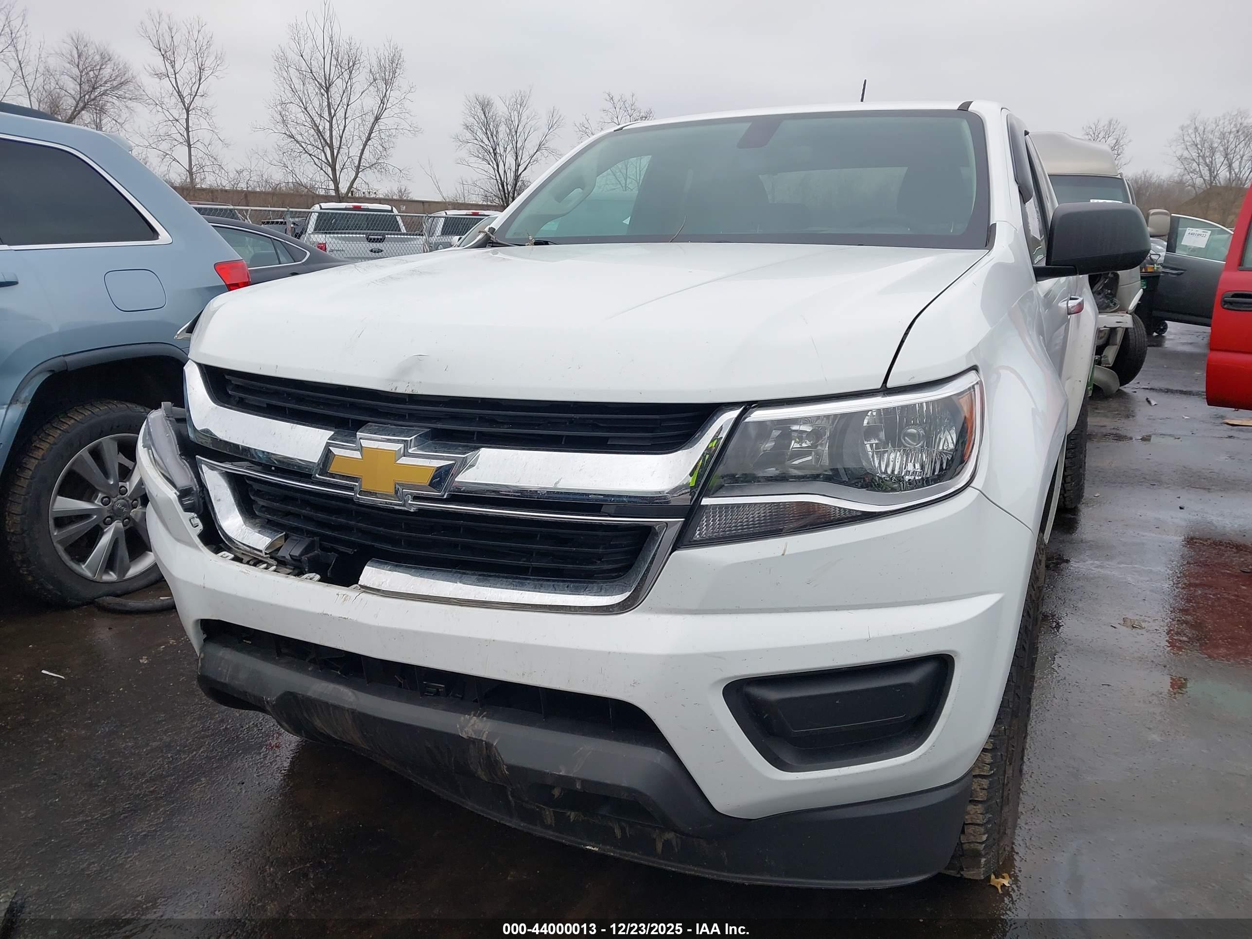 CHEVROLET COLORADO image 2
