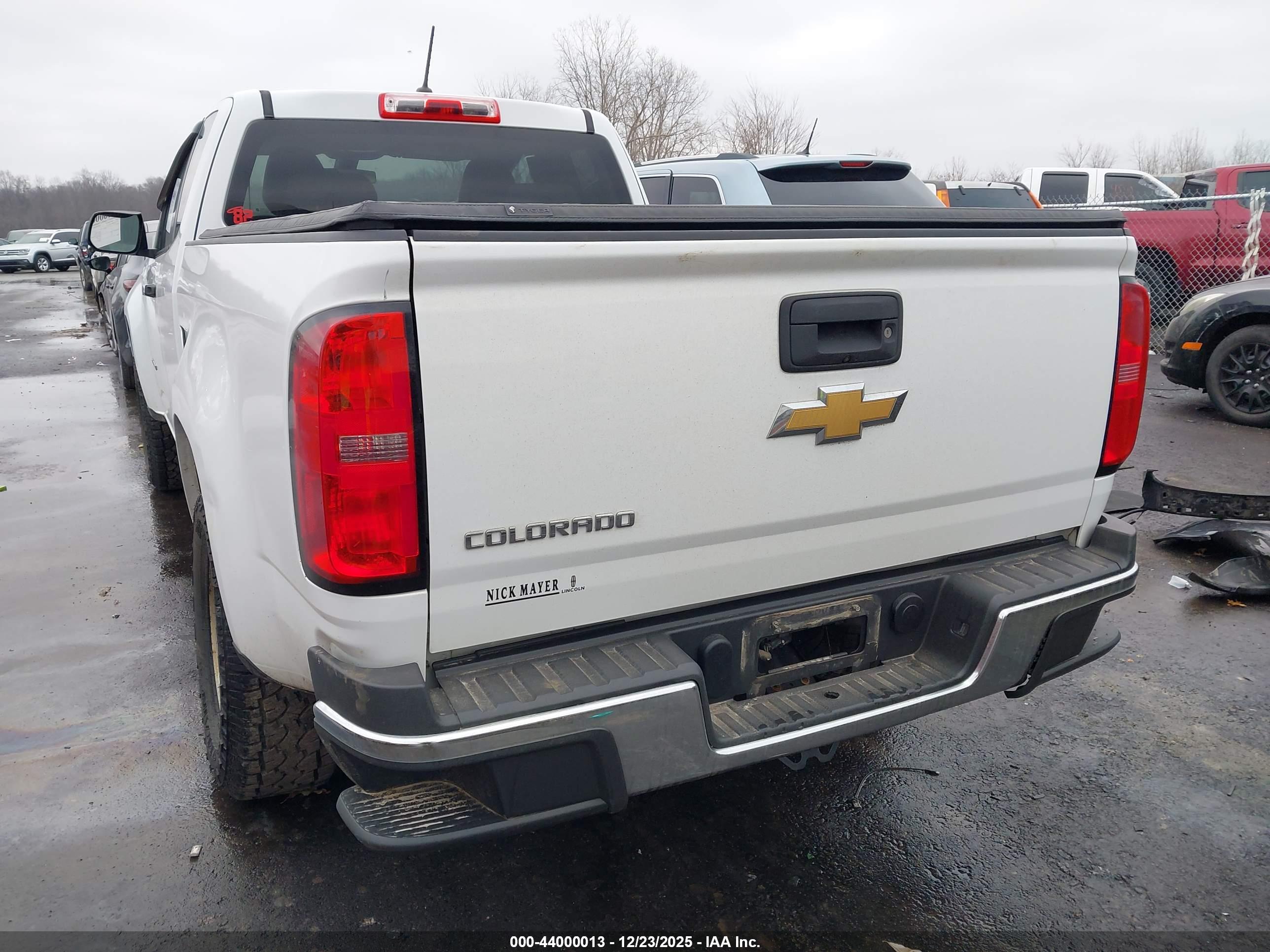 CHEVROLET COLORADO image 3