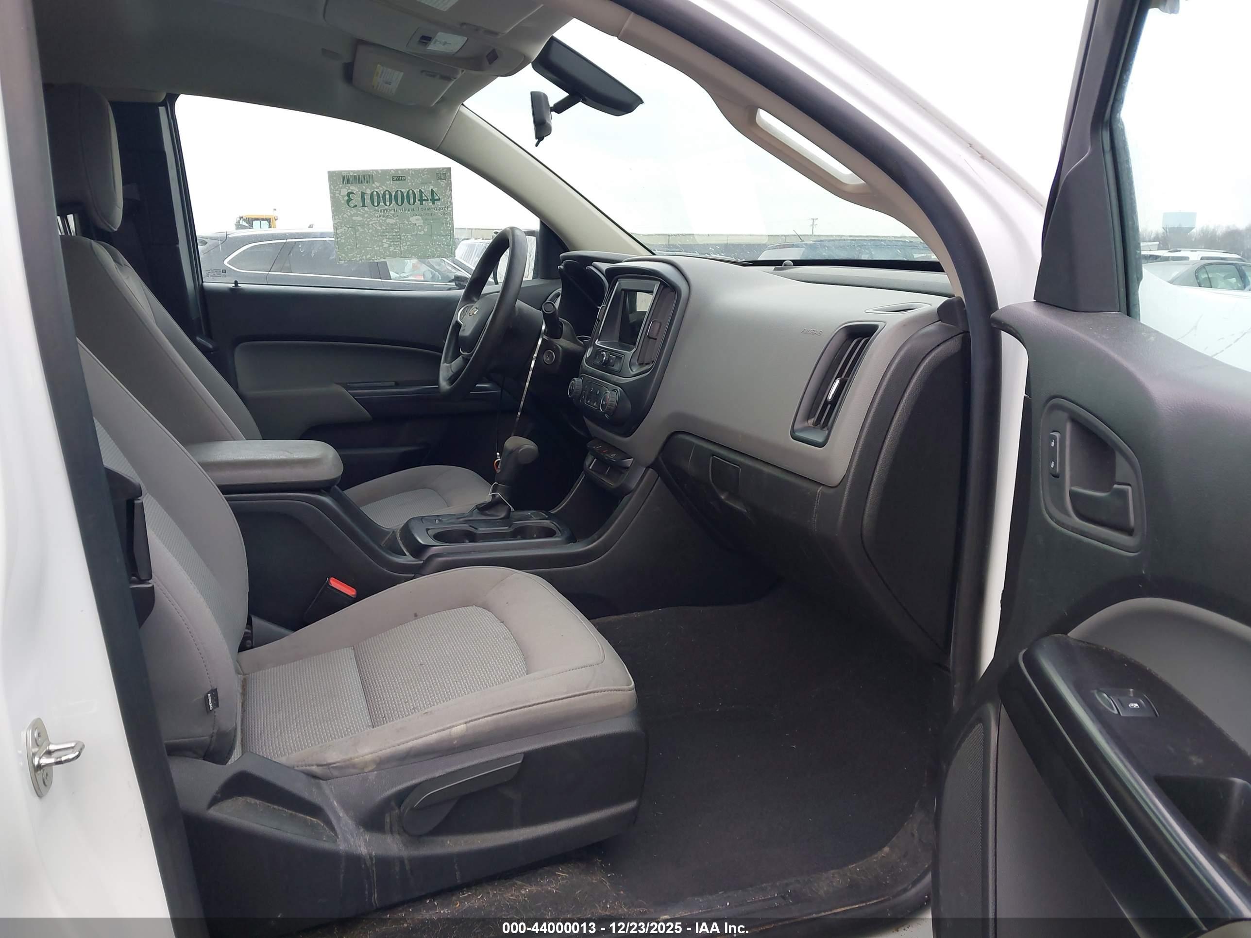 CHEVROLET COLORADO image 5