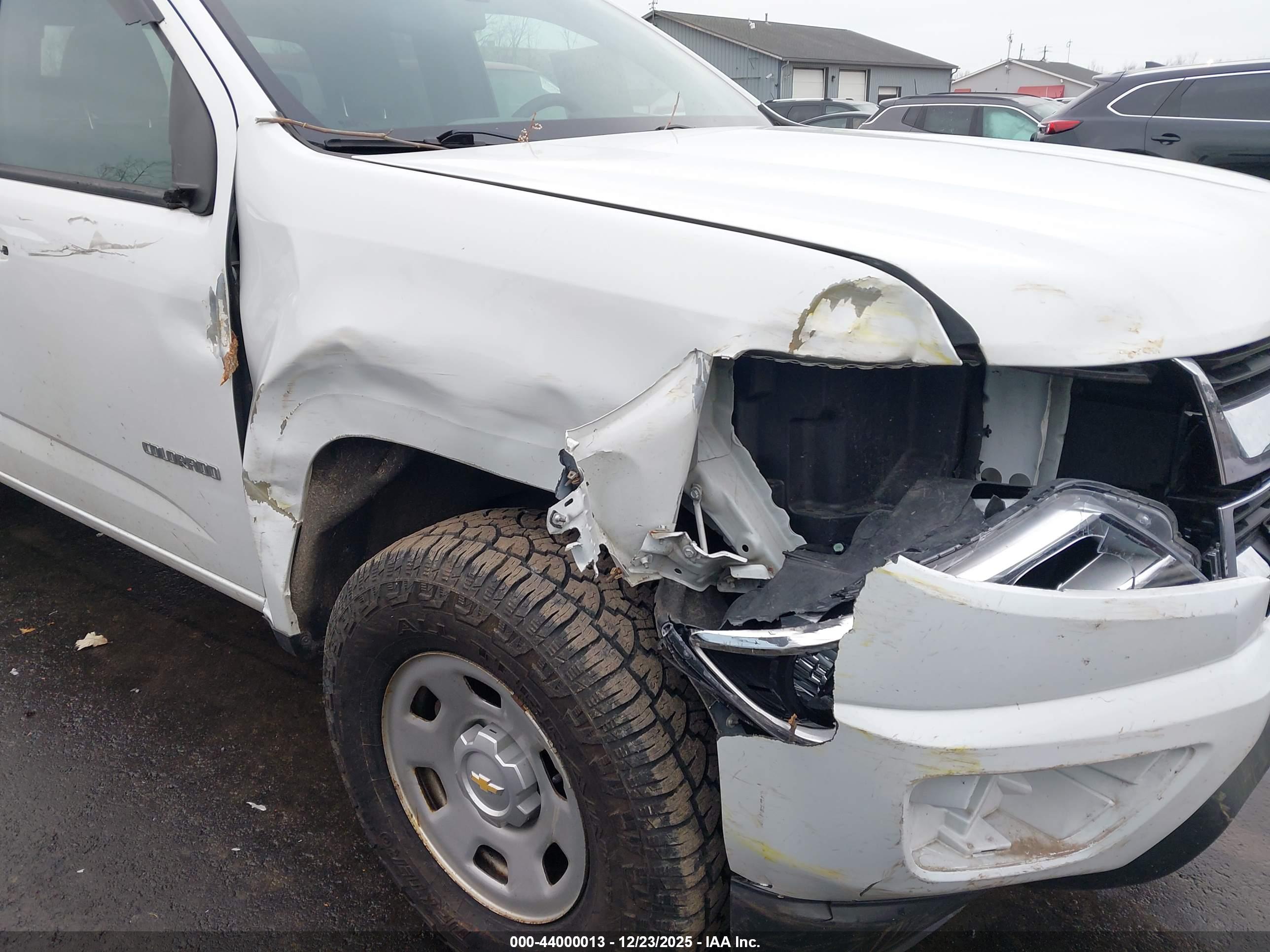 CHEVROLET COLORADO image 6
