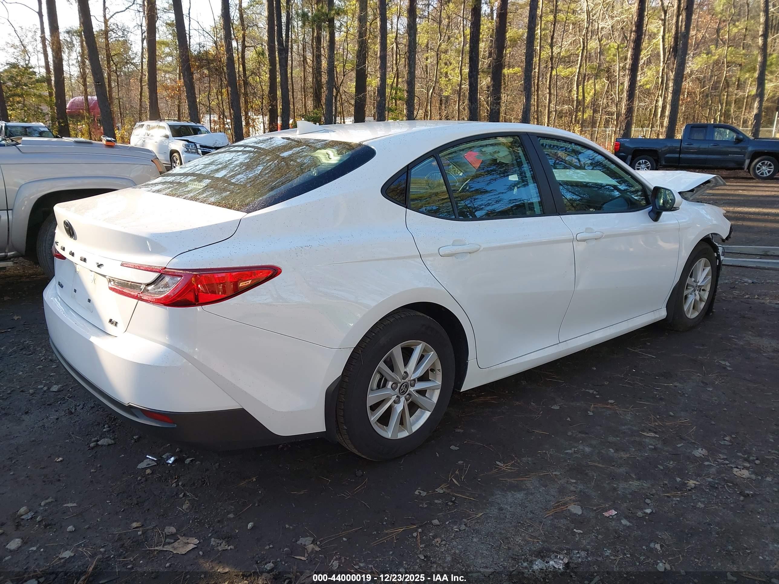 TOYOTA CAMRY image 4