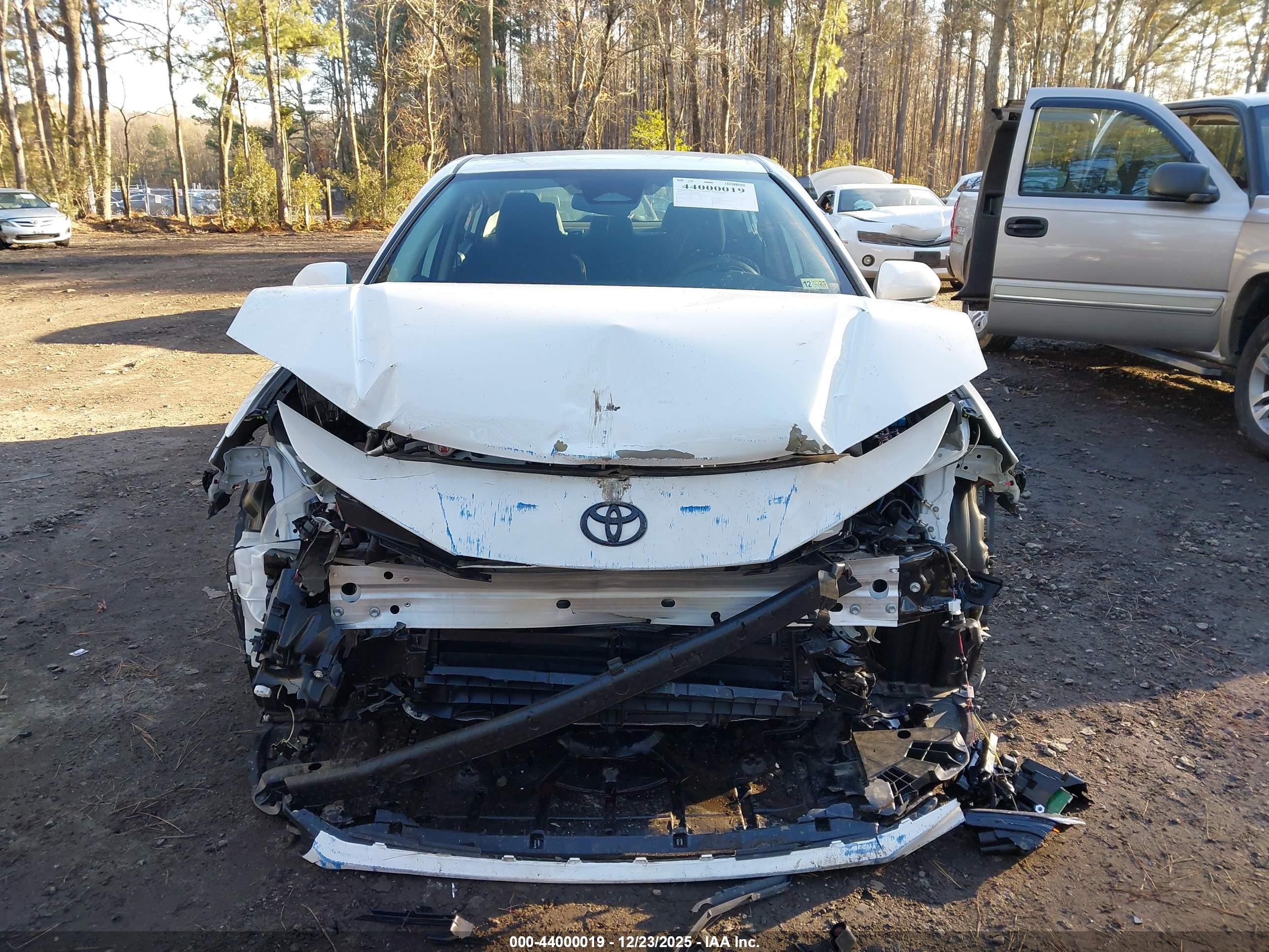 TOYOTA CAMRY image 6