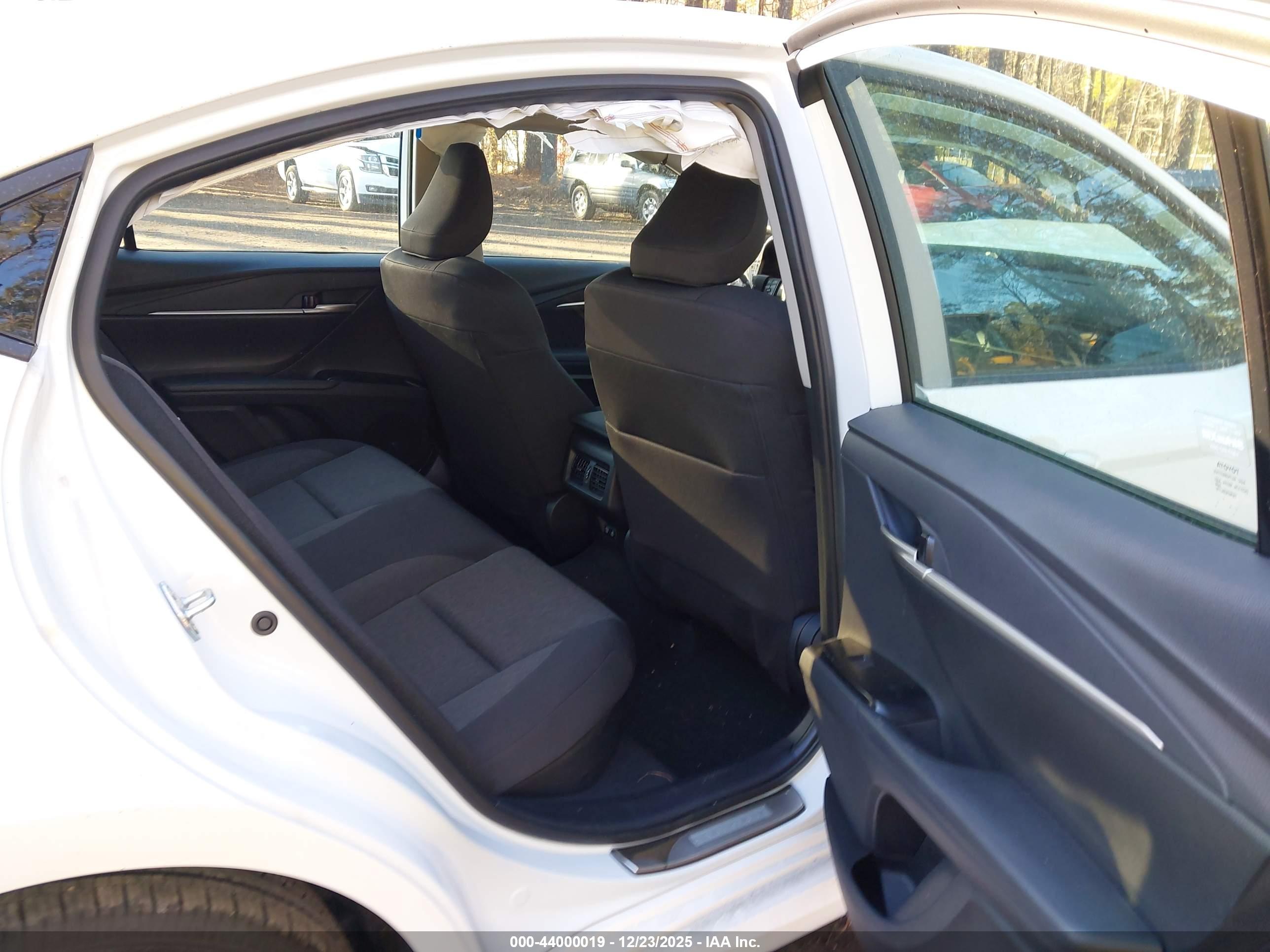 TOYOTA CAMRY image 8