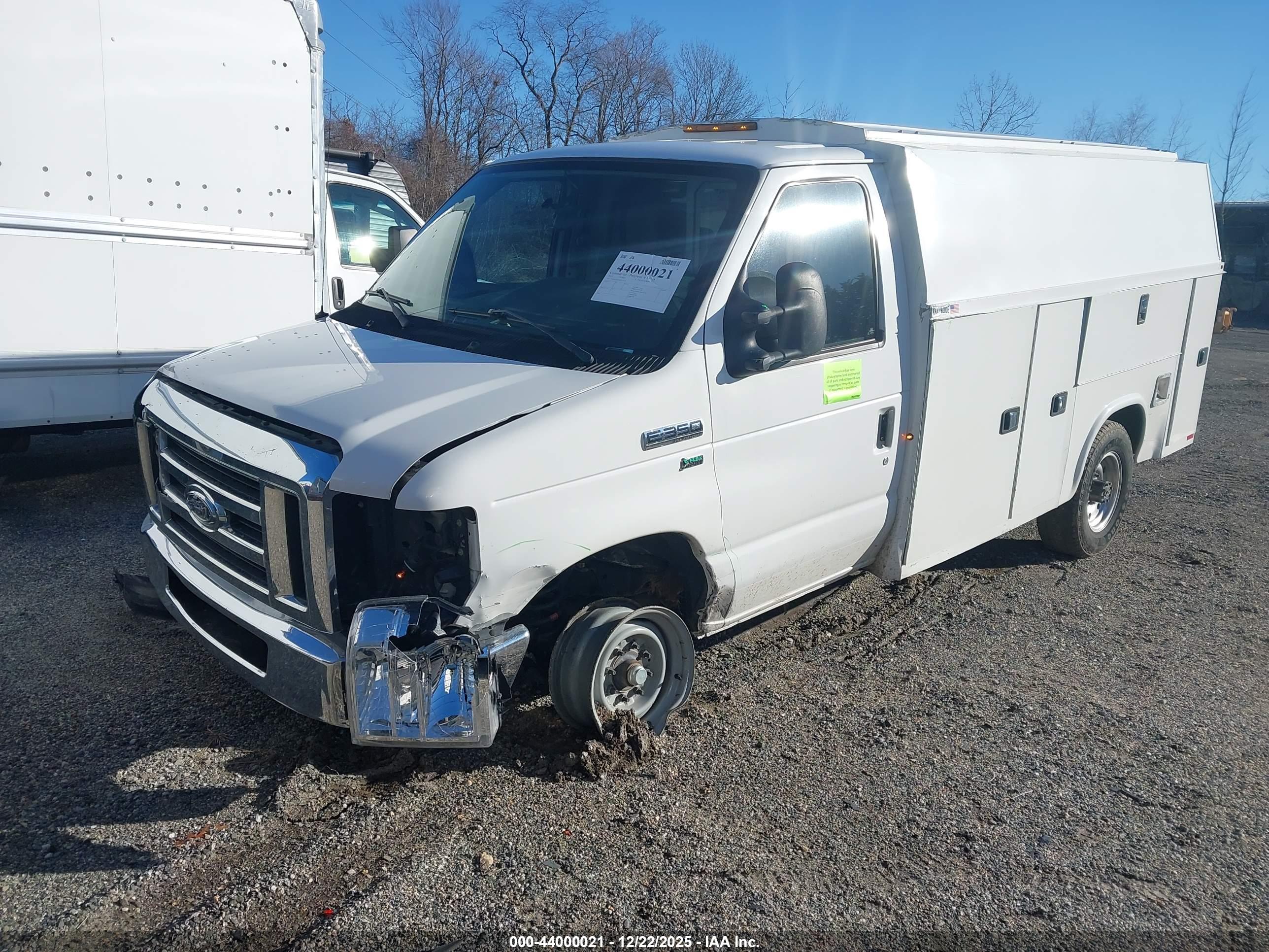 FORD E-350 image 2