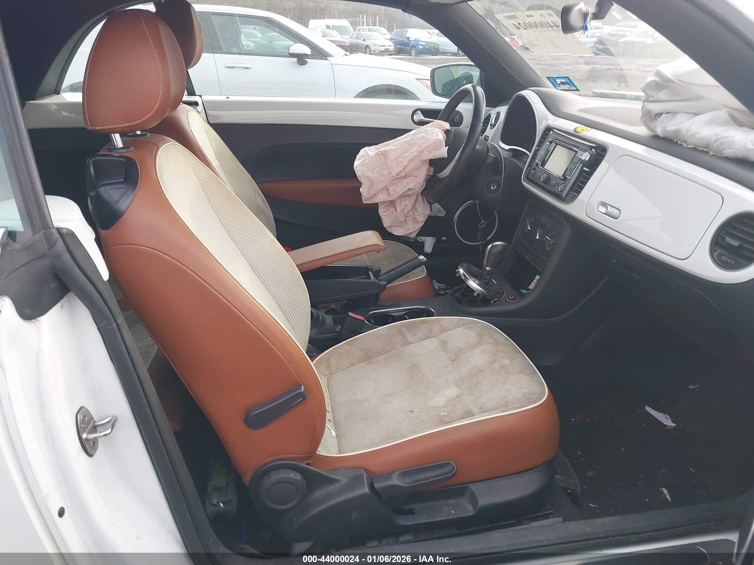 VOLKSWAGEN BEETLE image 5