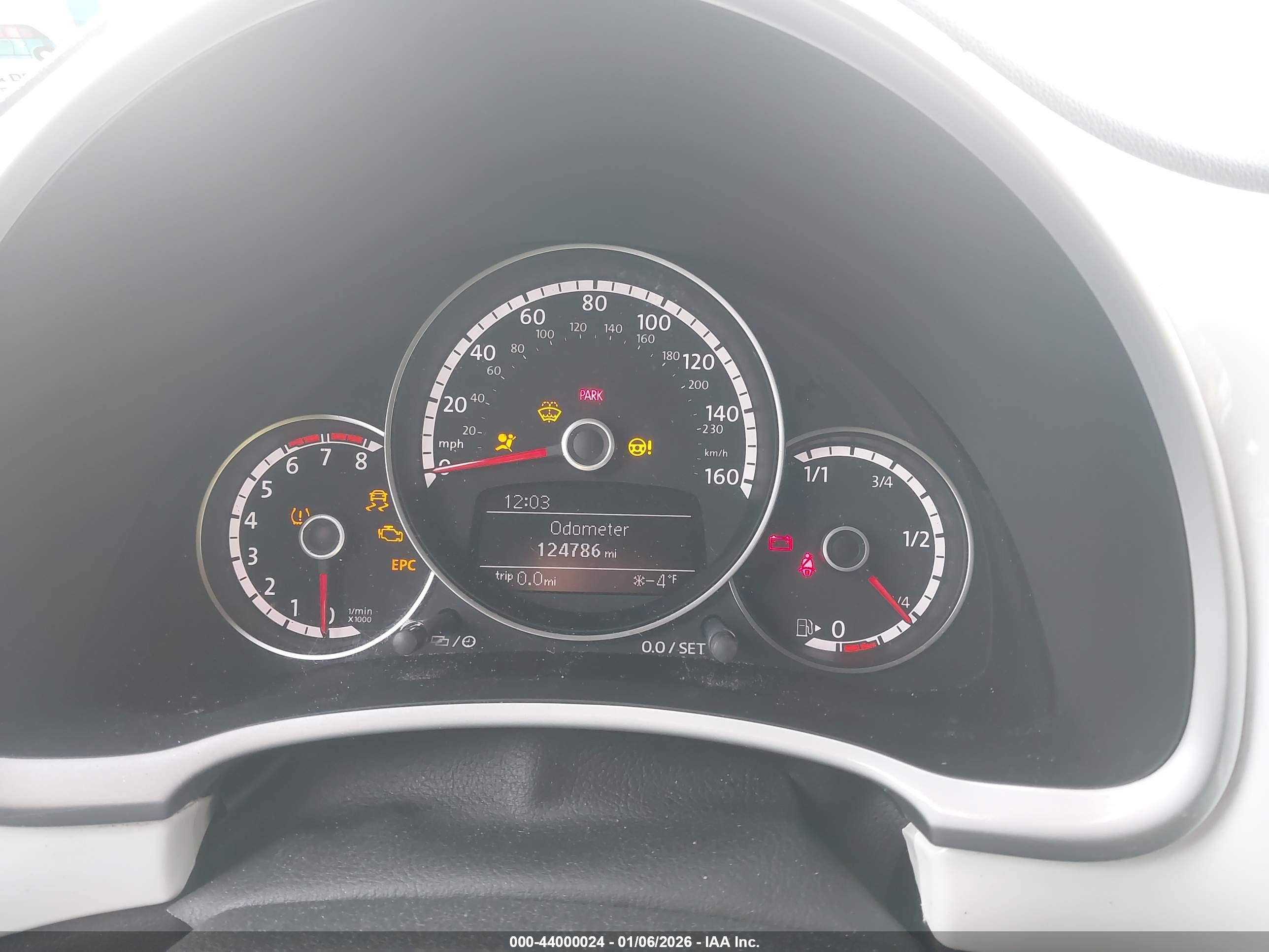 VOLKSWAGEN BEETLE image 7