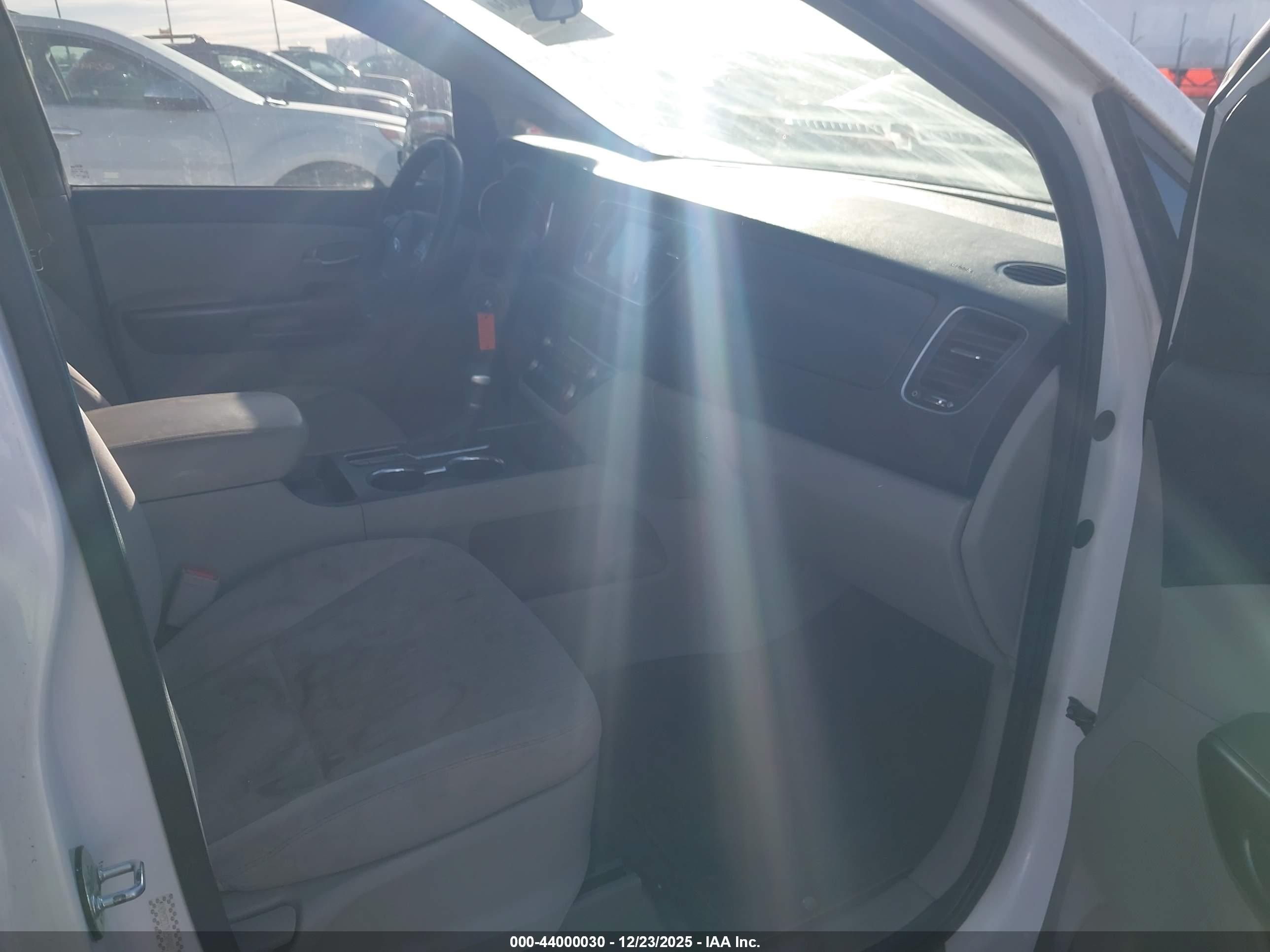KIA SEDONA image 5