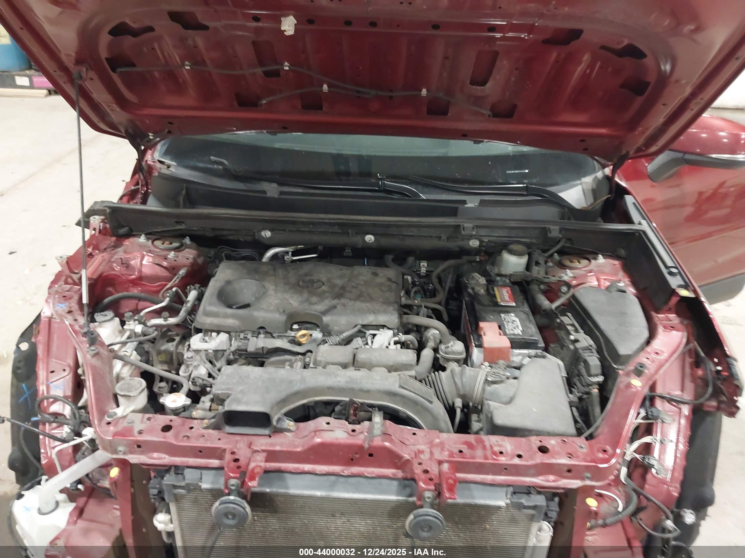 TOYOTA RAV4 image 10