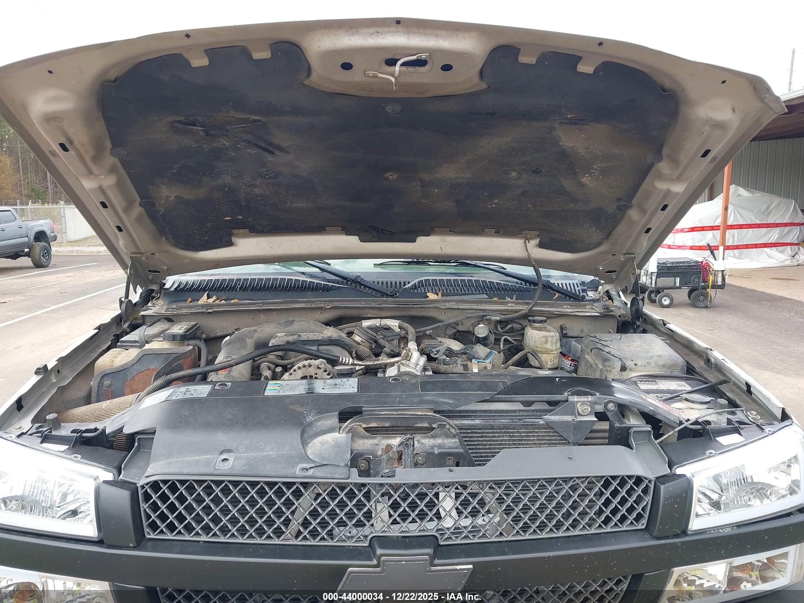 CHEVROLET SILVERADO image 10