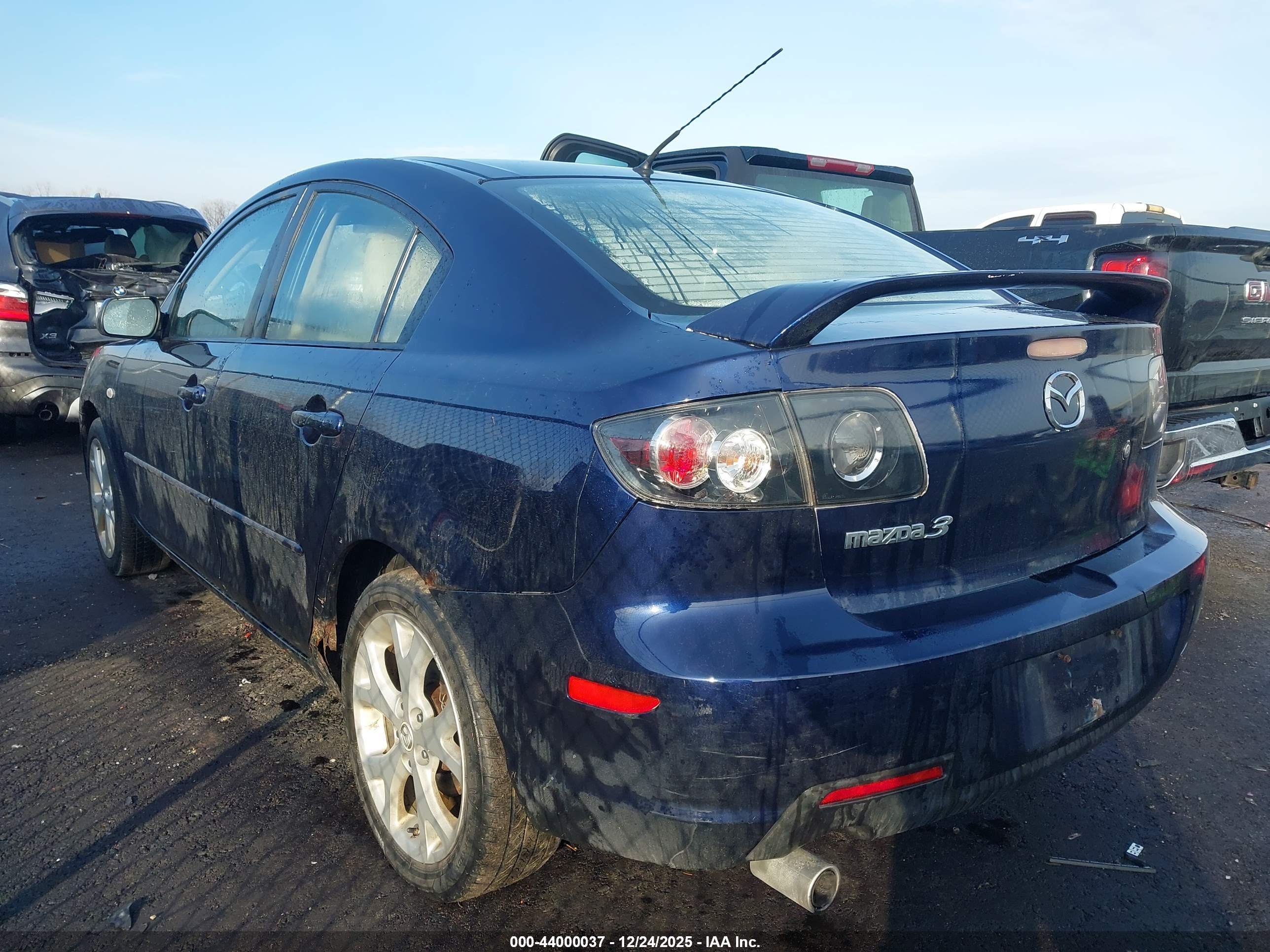 MAZDA MAZDA3 image 3