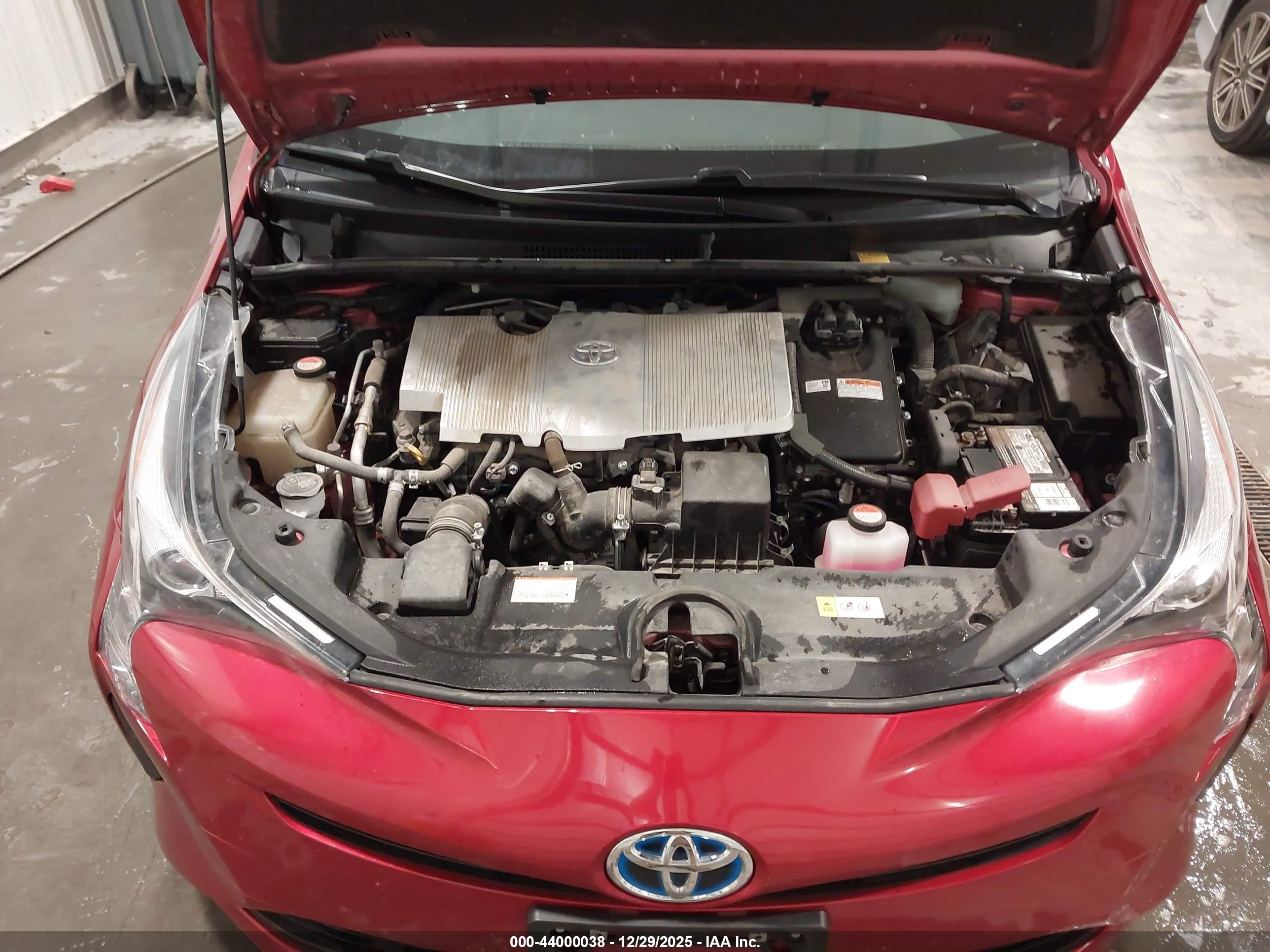 TOYOTA PRIUS image 10