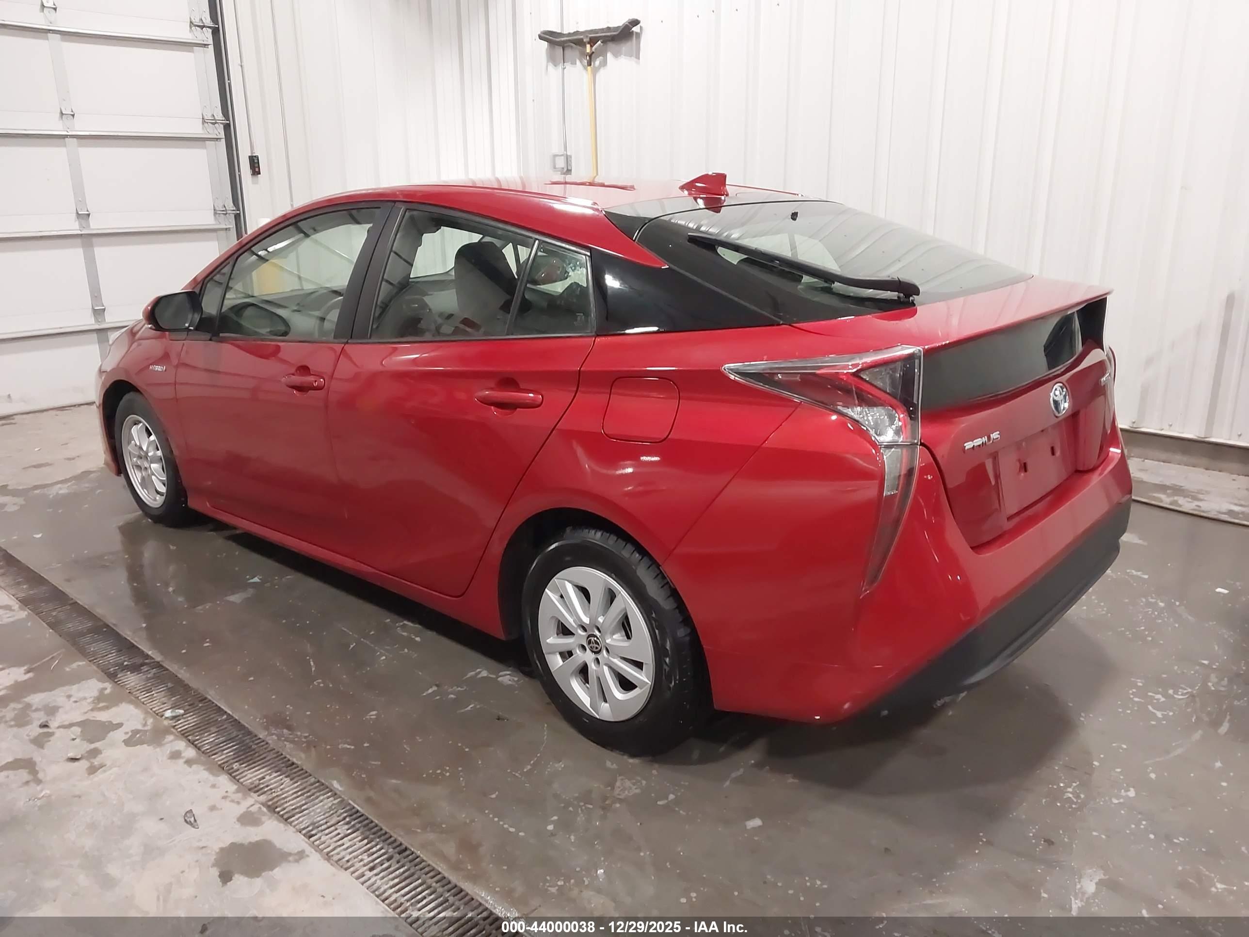 TOYOTA PRIUS image 3