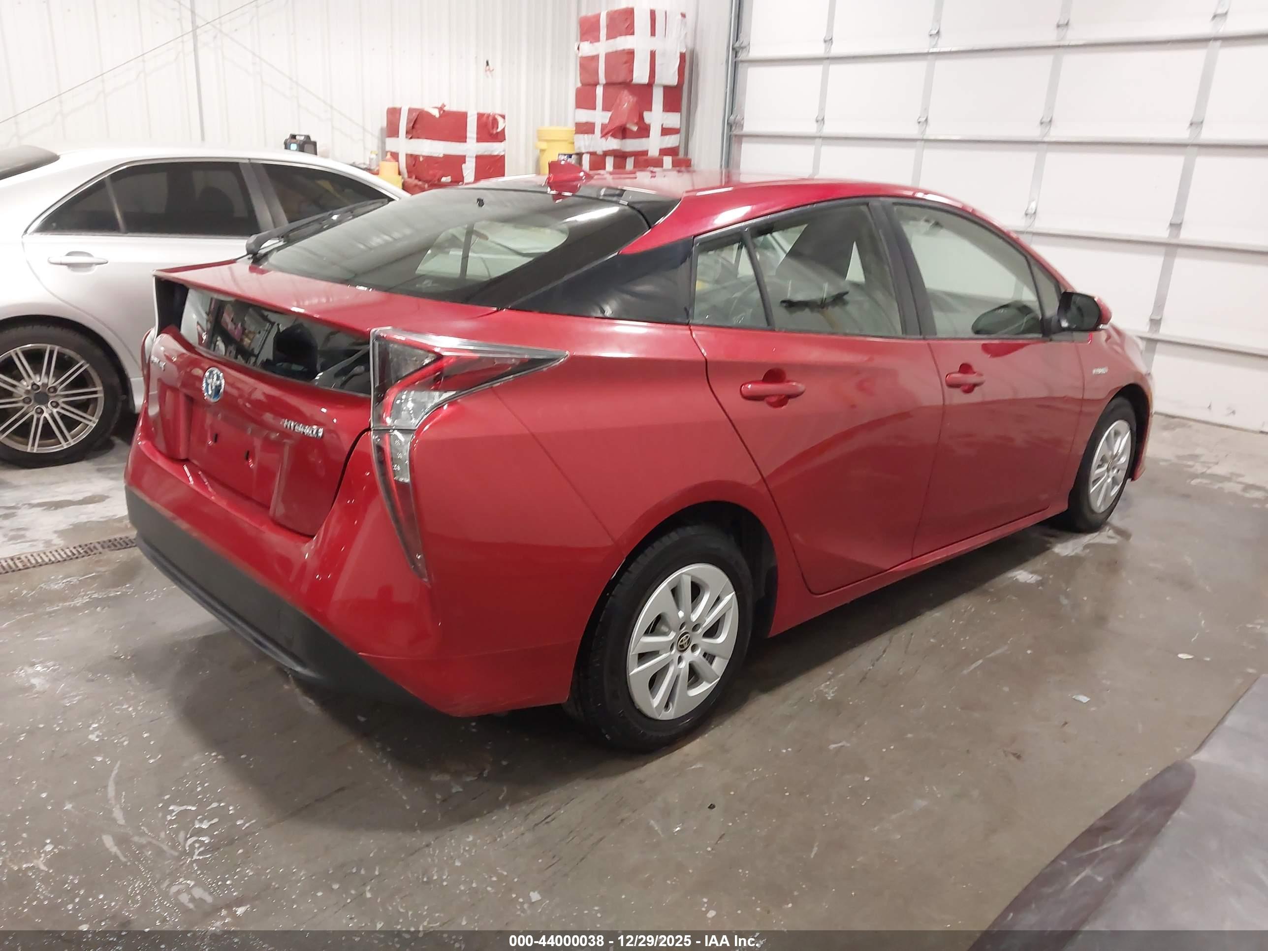 TOYOTA PRIUS image 4