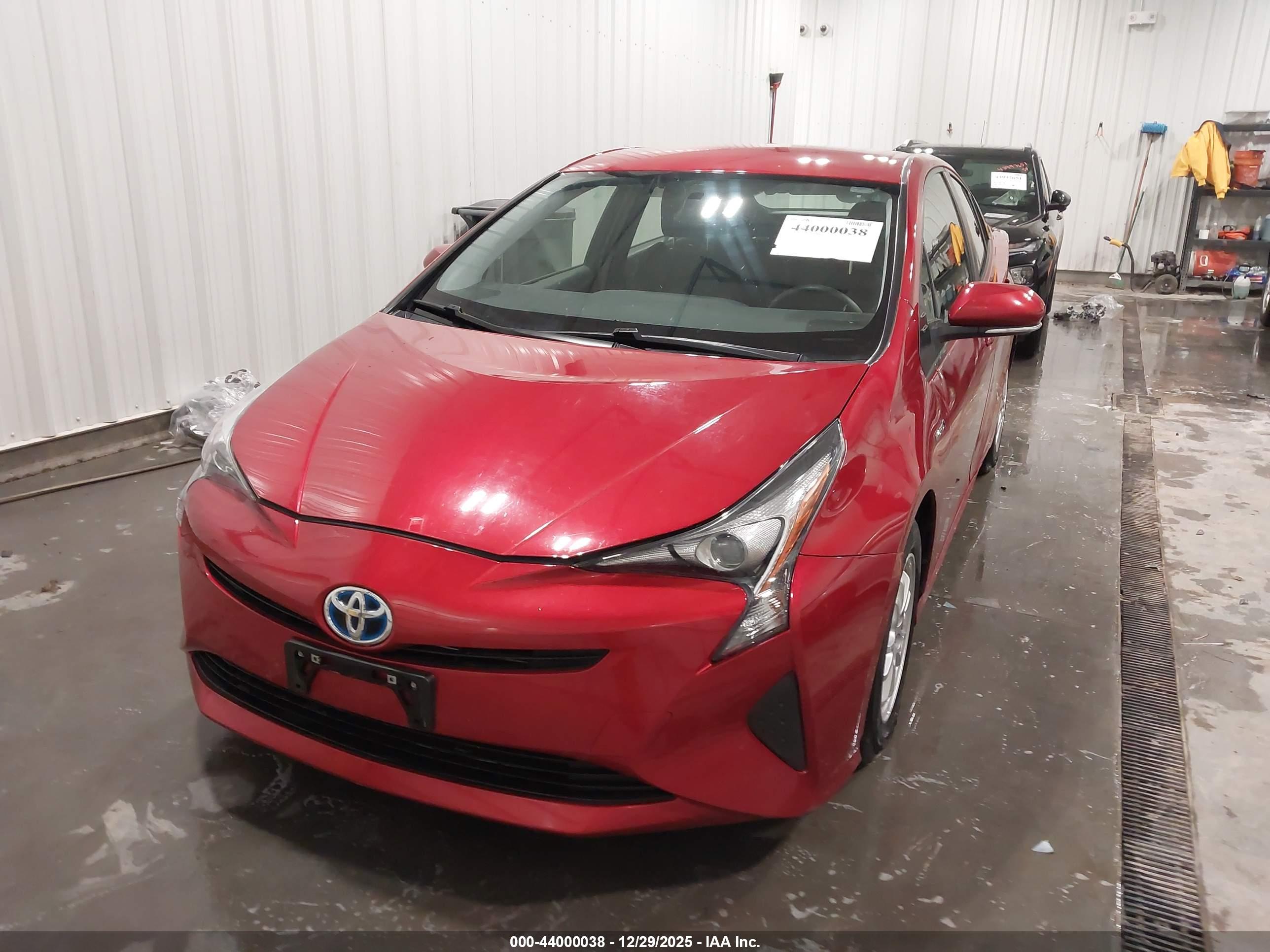 TOYOTA PRIUS image 6