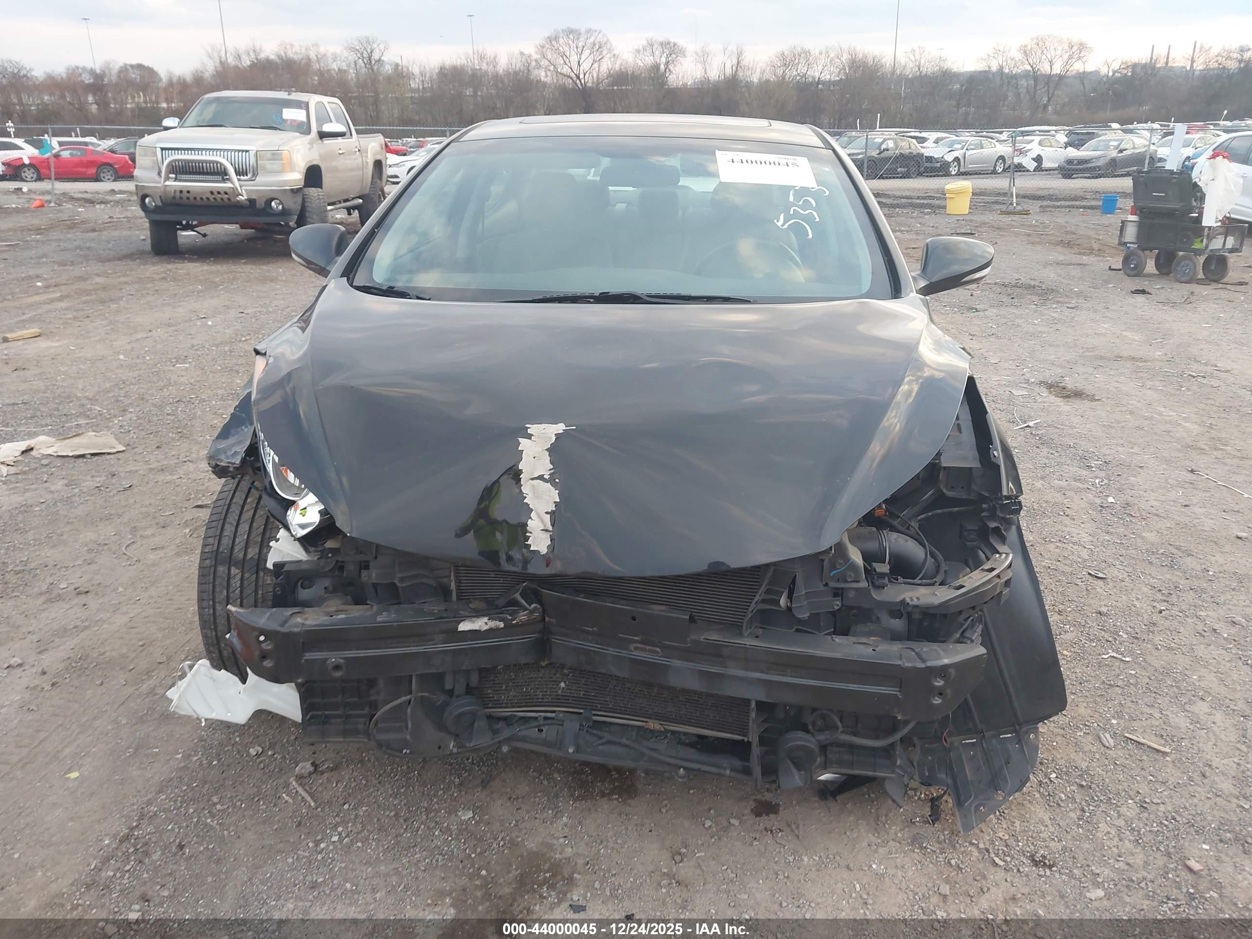 HYUNDAI ELANTRA image 6