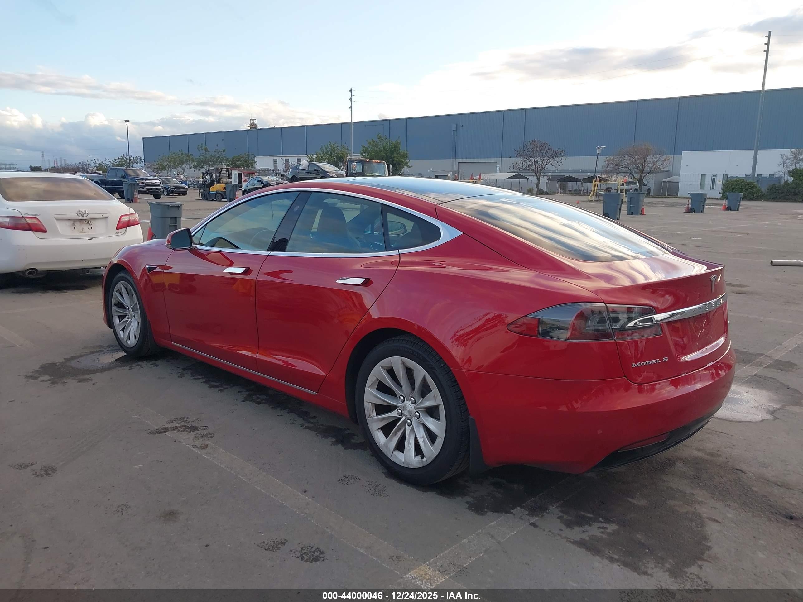 TESLA MODEL image 3