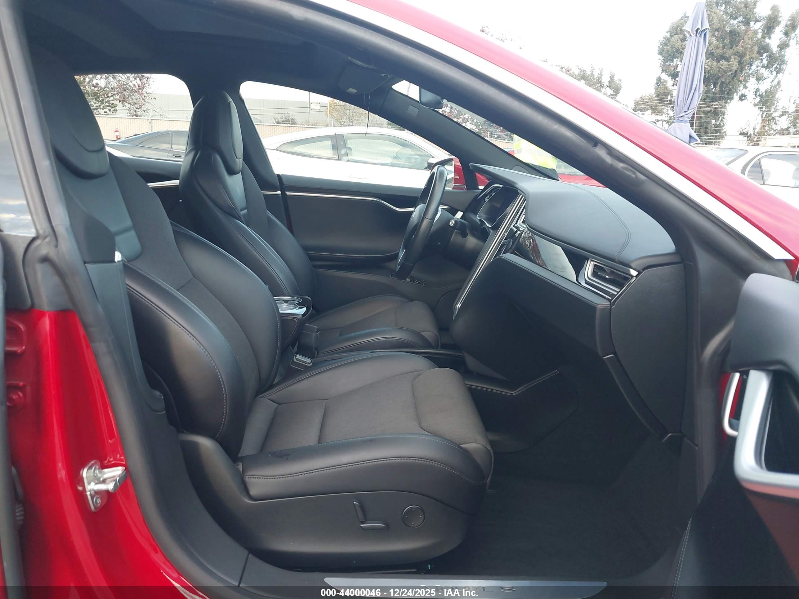 TESLA MODEL image 5