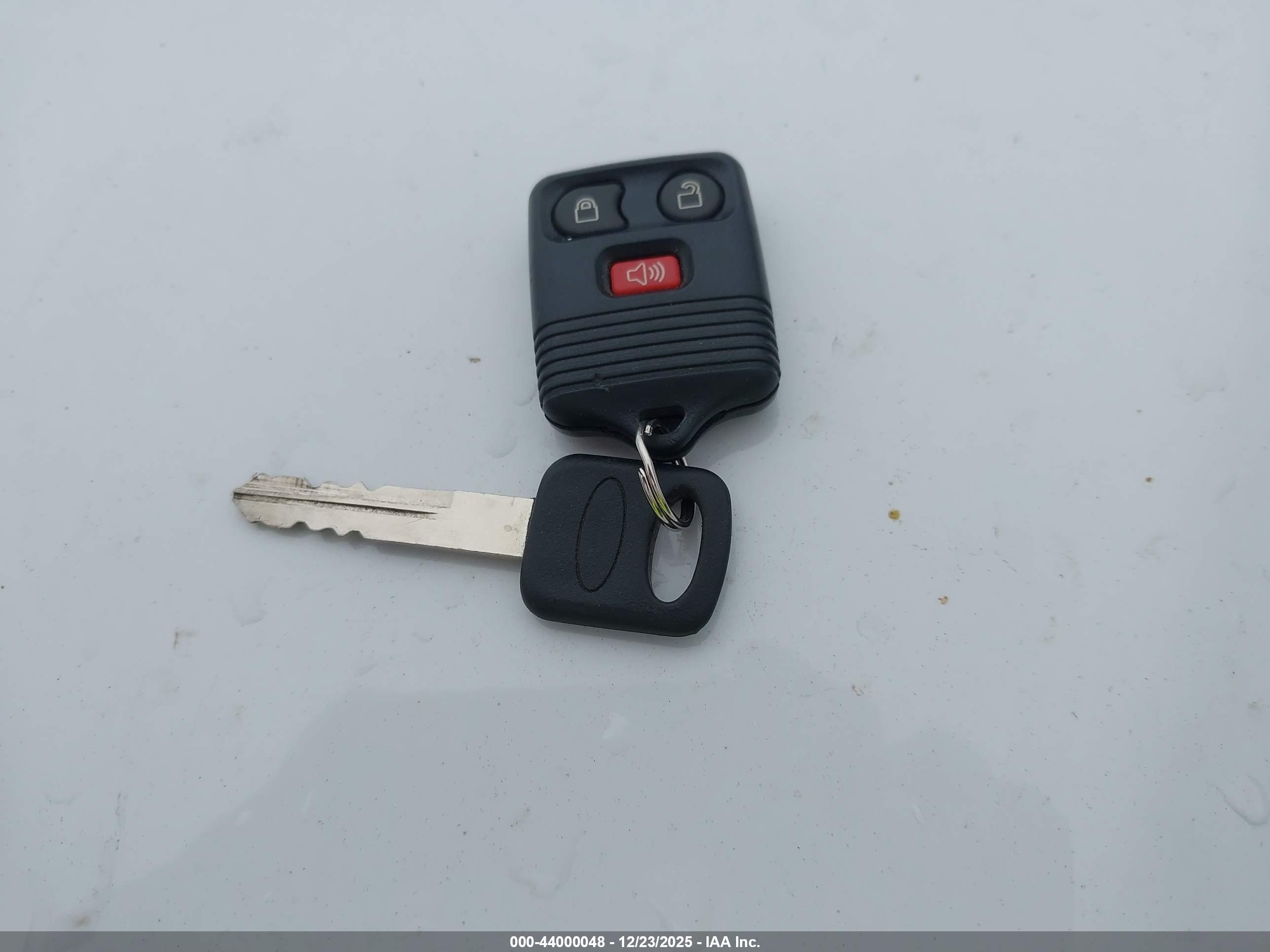 FORD E-150 image 11