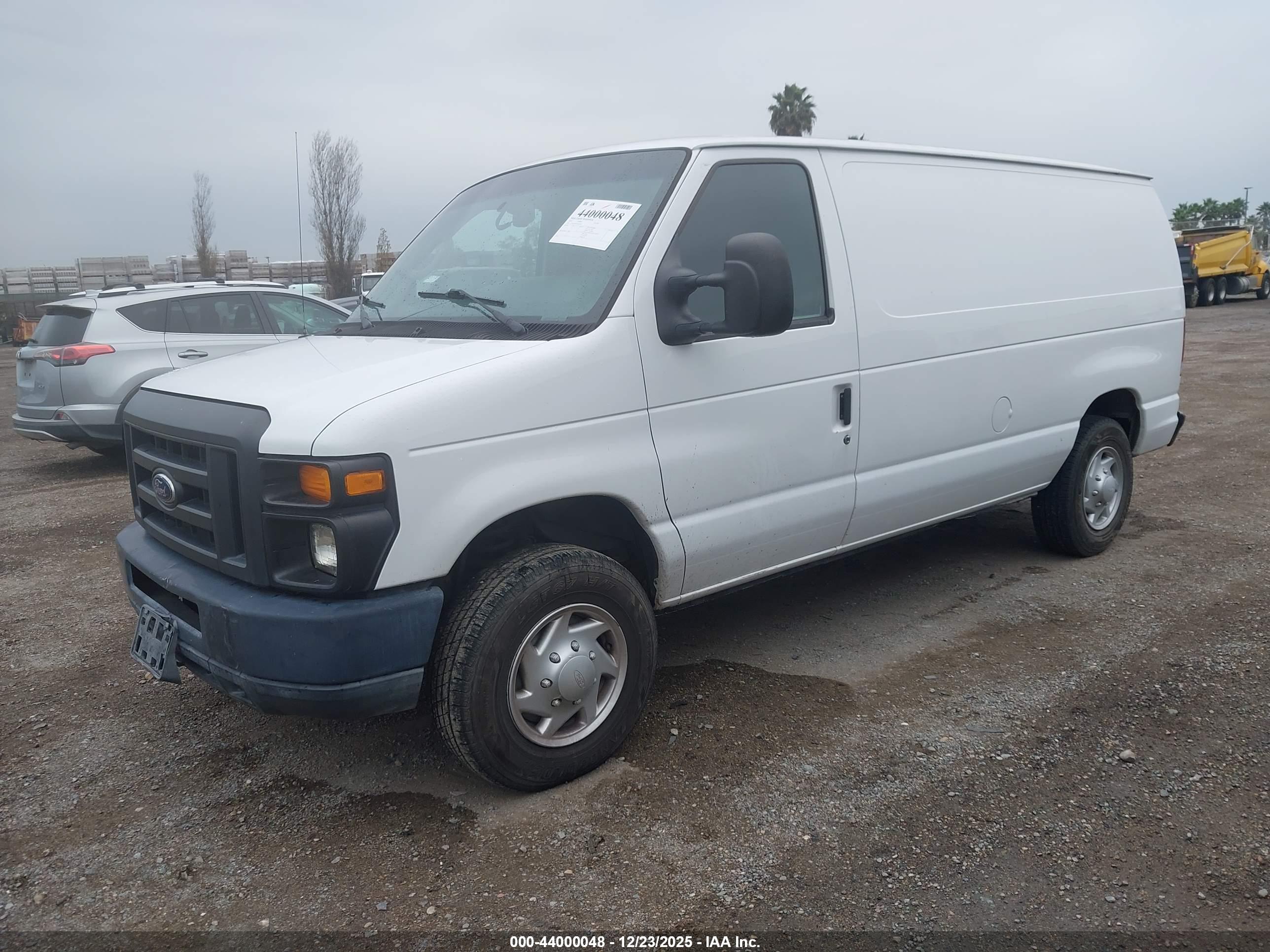 FORD E-150 image 2
