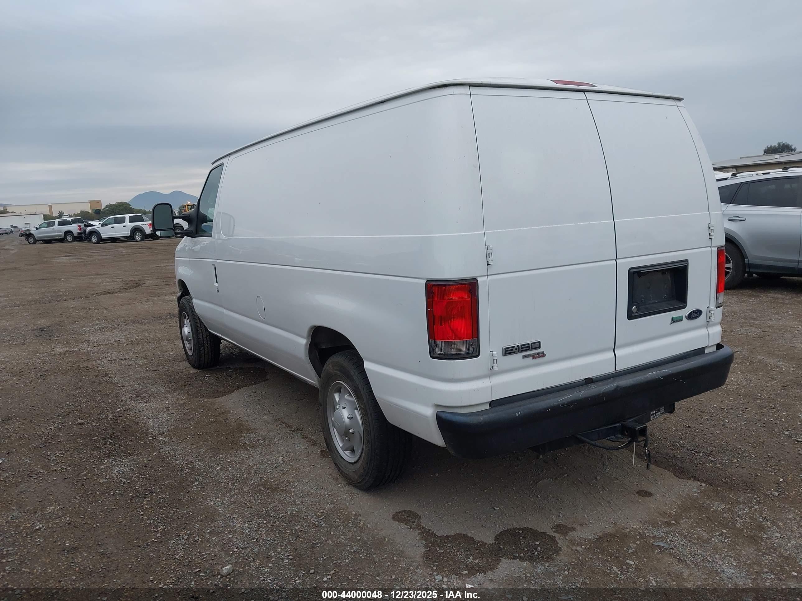 FORD E-150 image 3