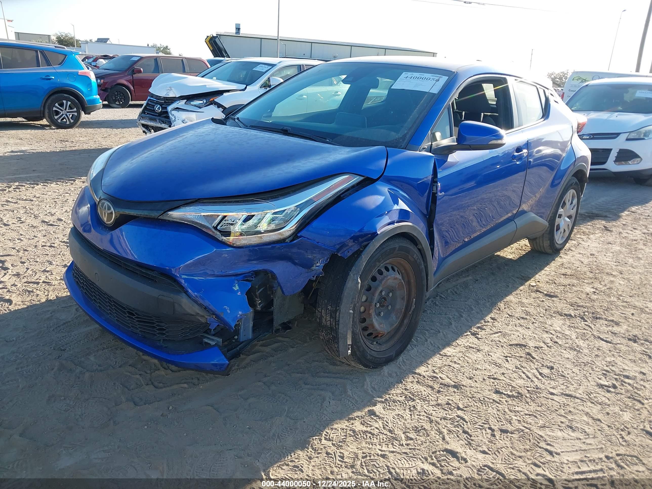 TOYOTA C-HR image 2