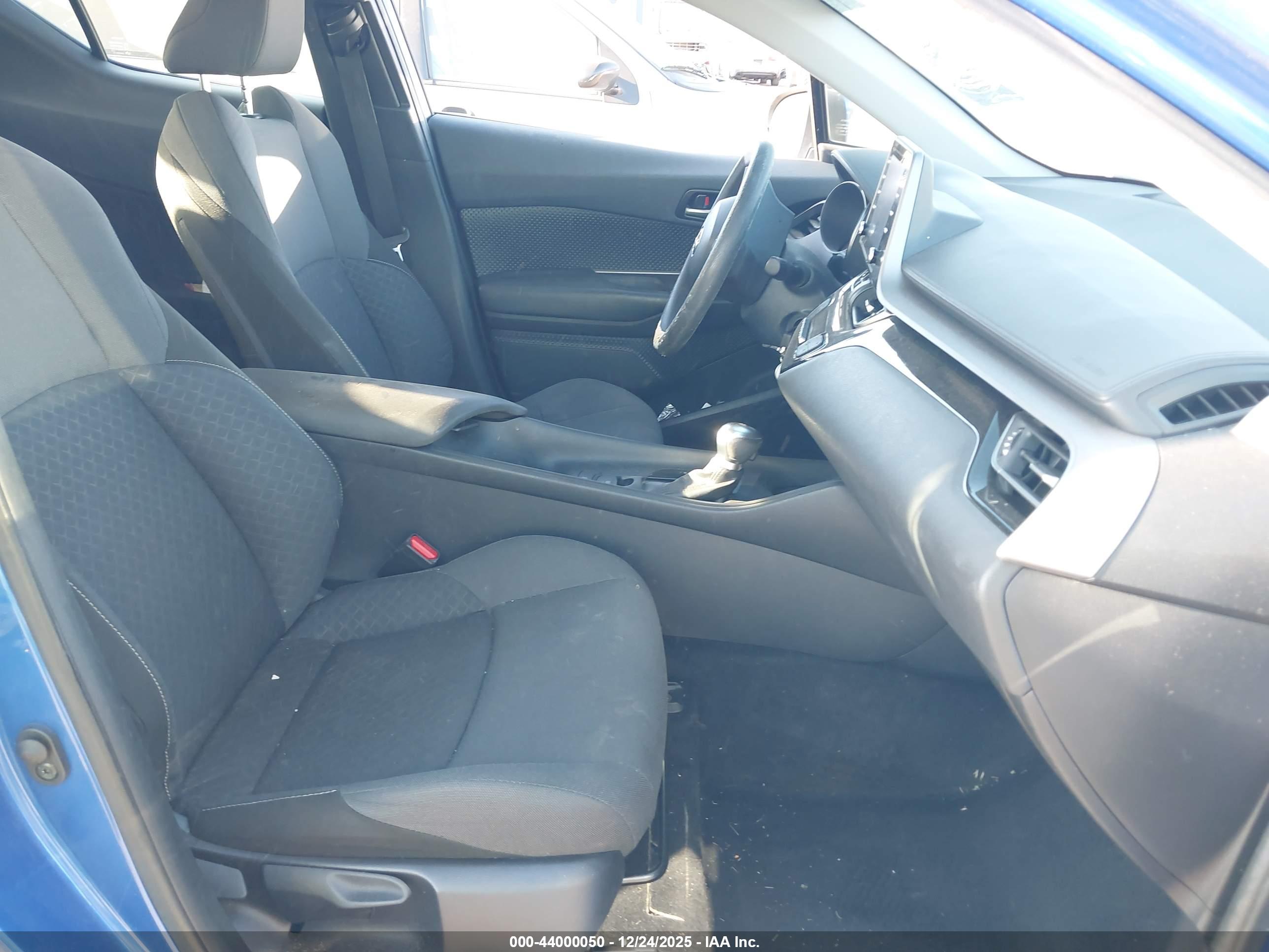 TOYOTA C-HR image 5