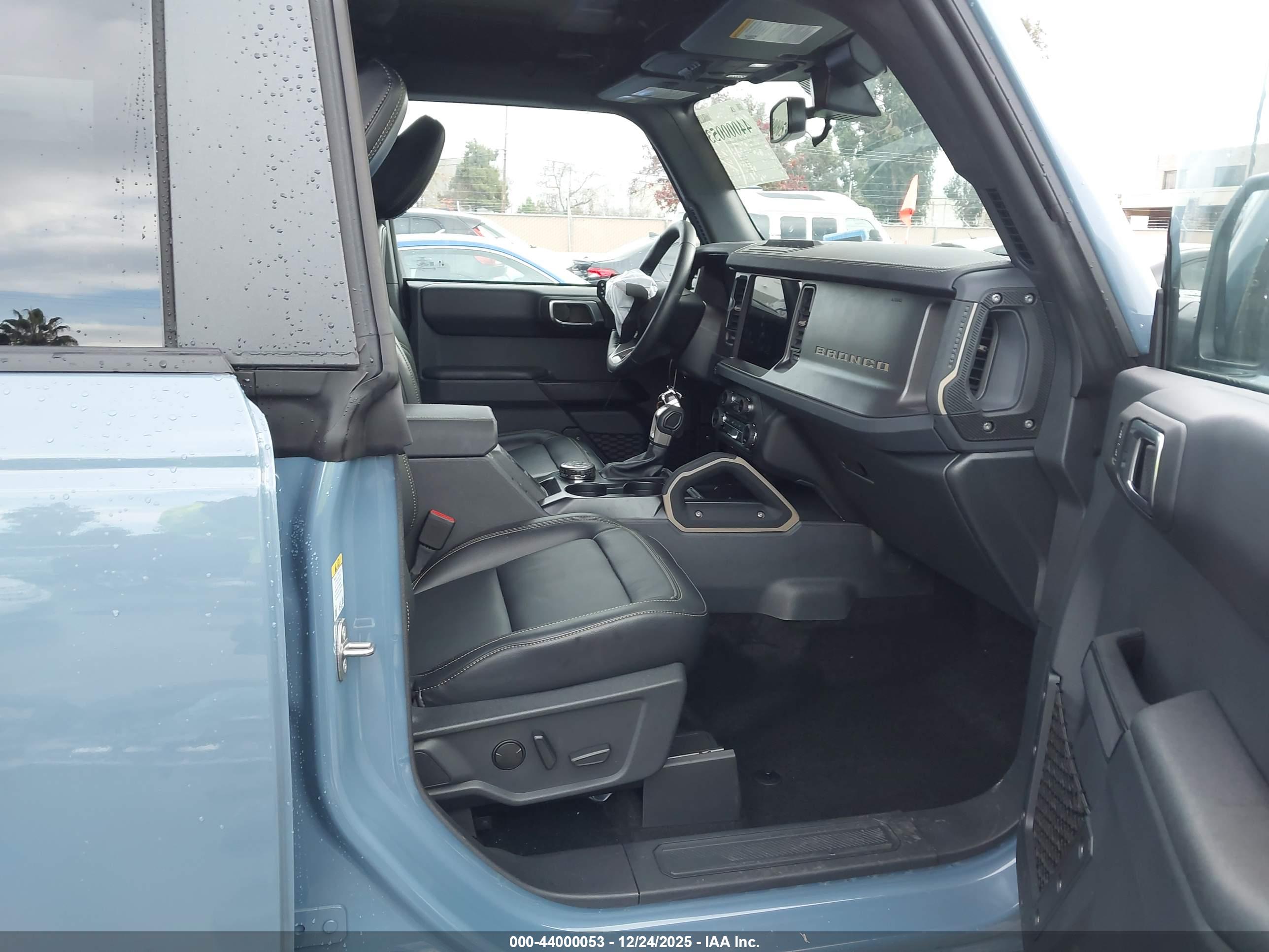 FORD BRONCO image 5