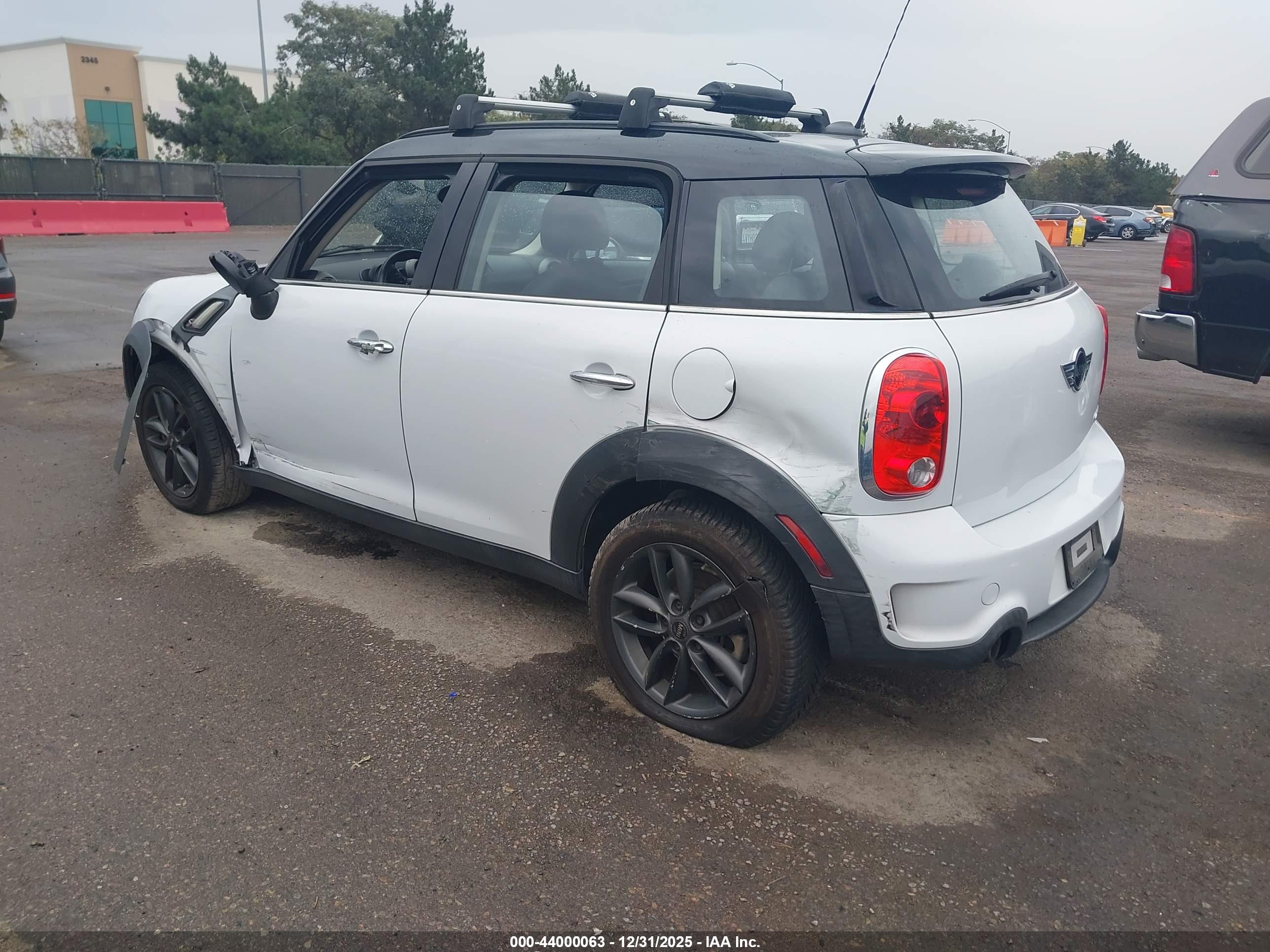MINI COOPER image 3