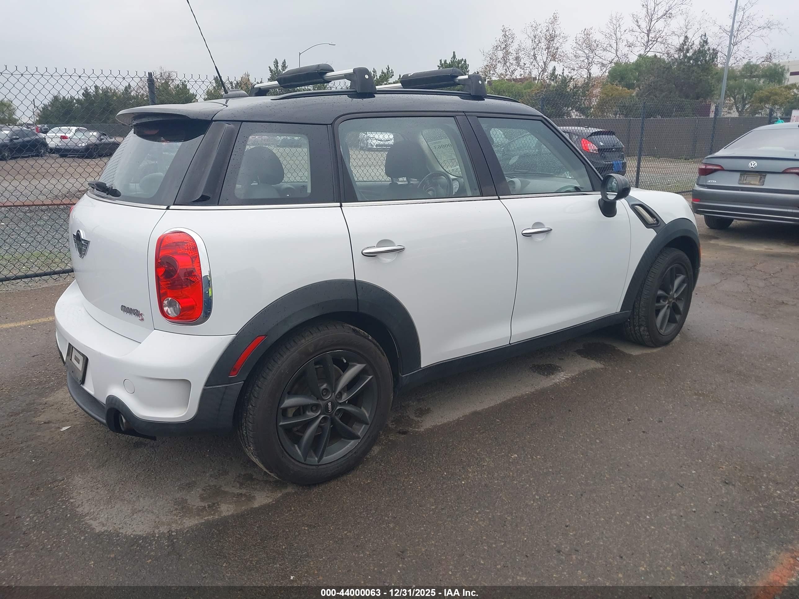 MINI COOPER image 4