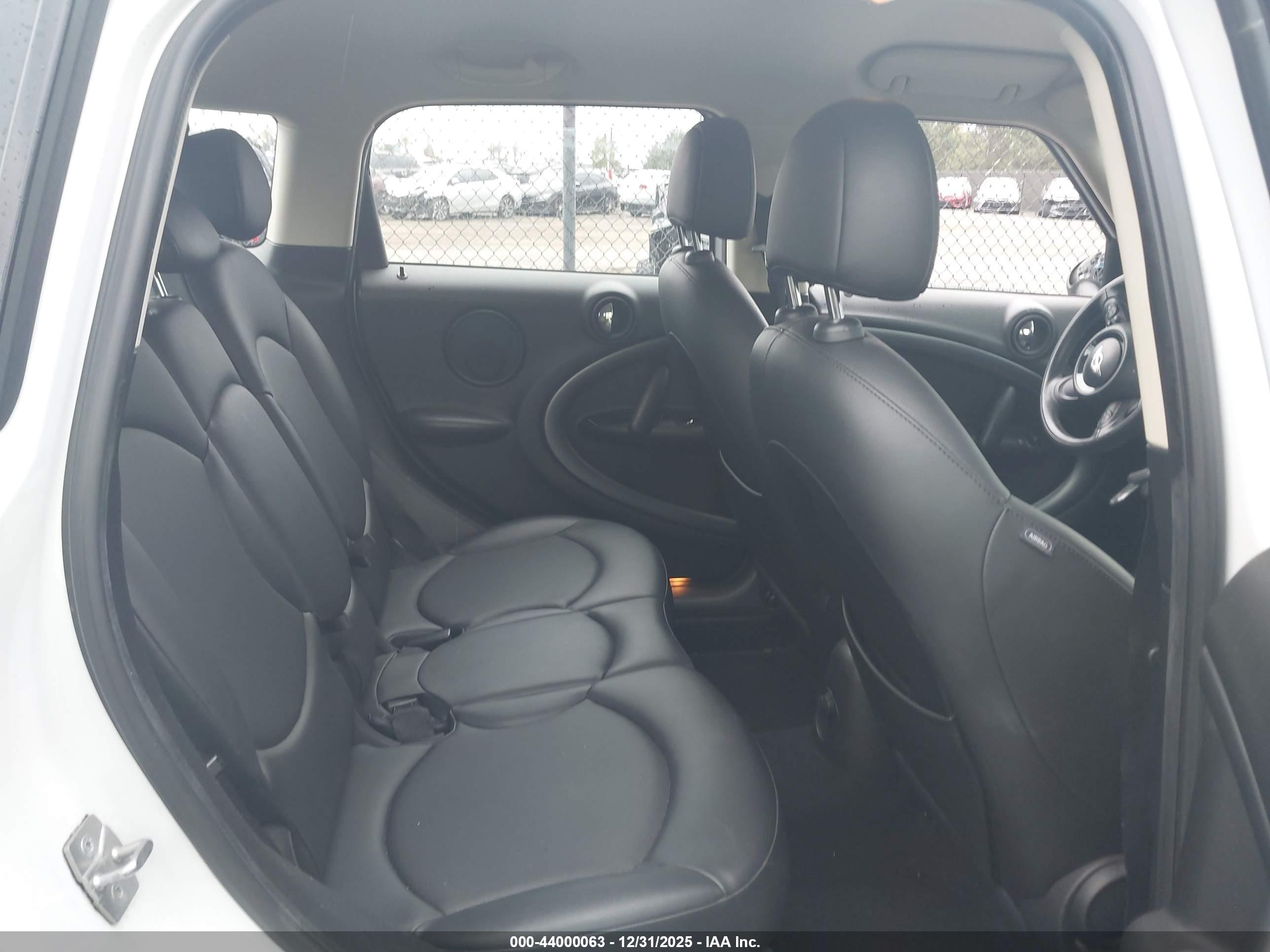 MINI COOPER image 8