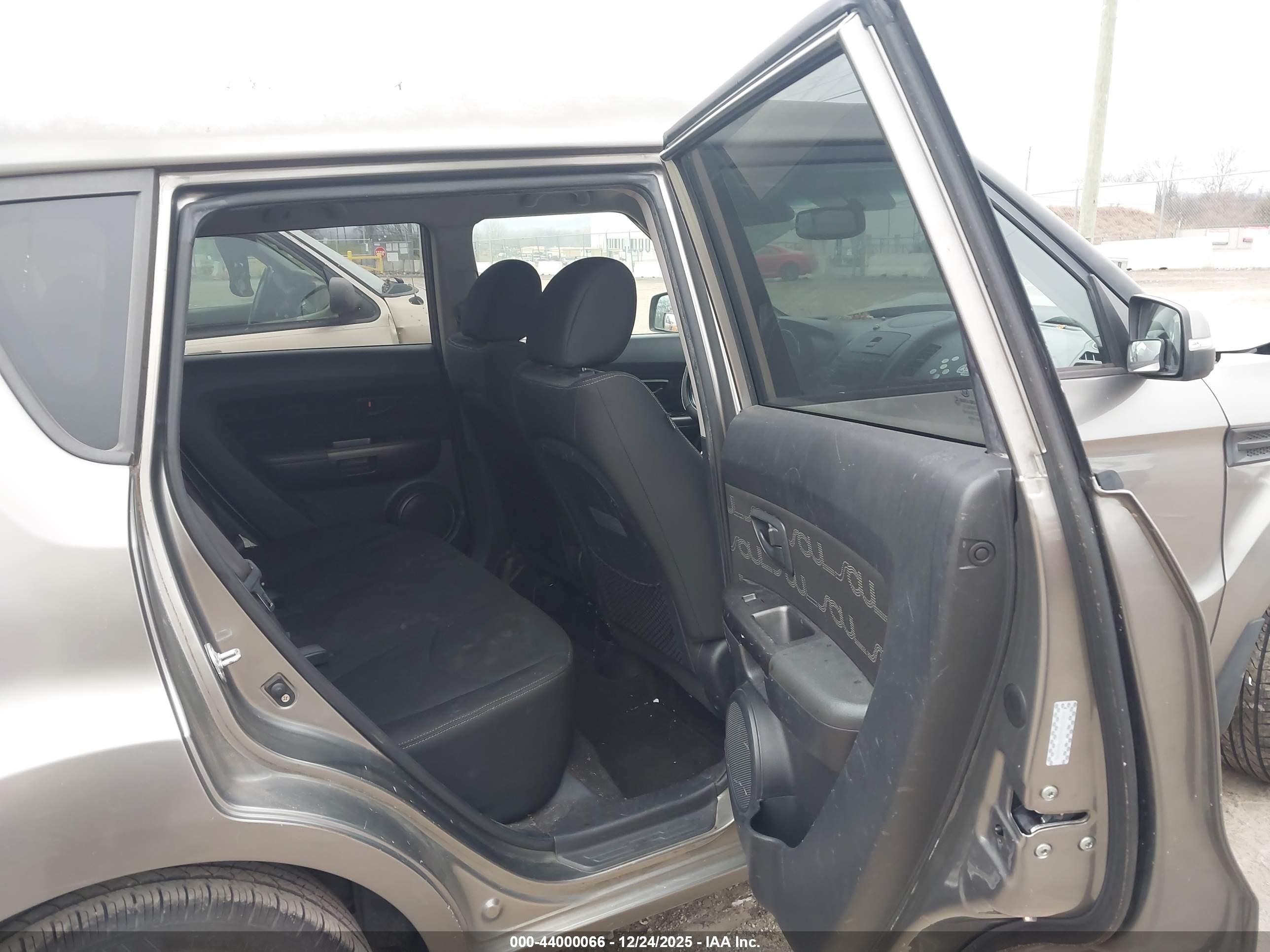 KIA SOUL image 8