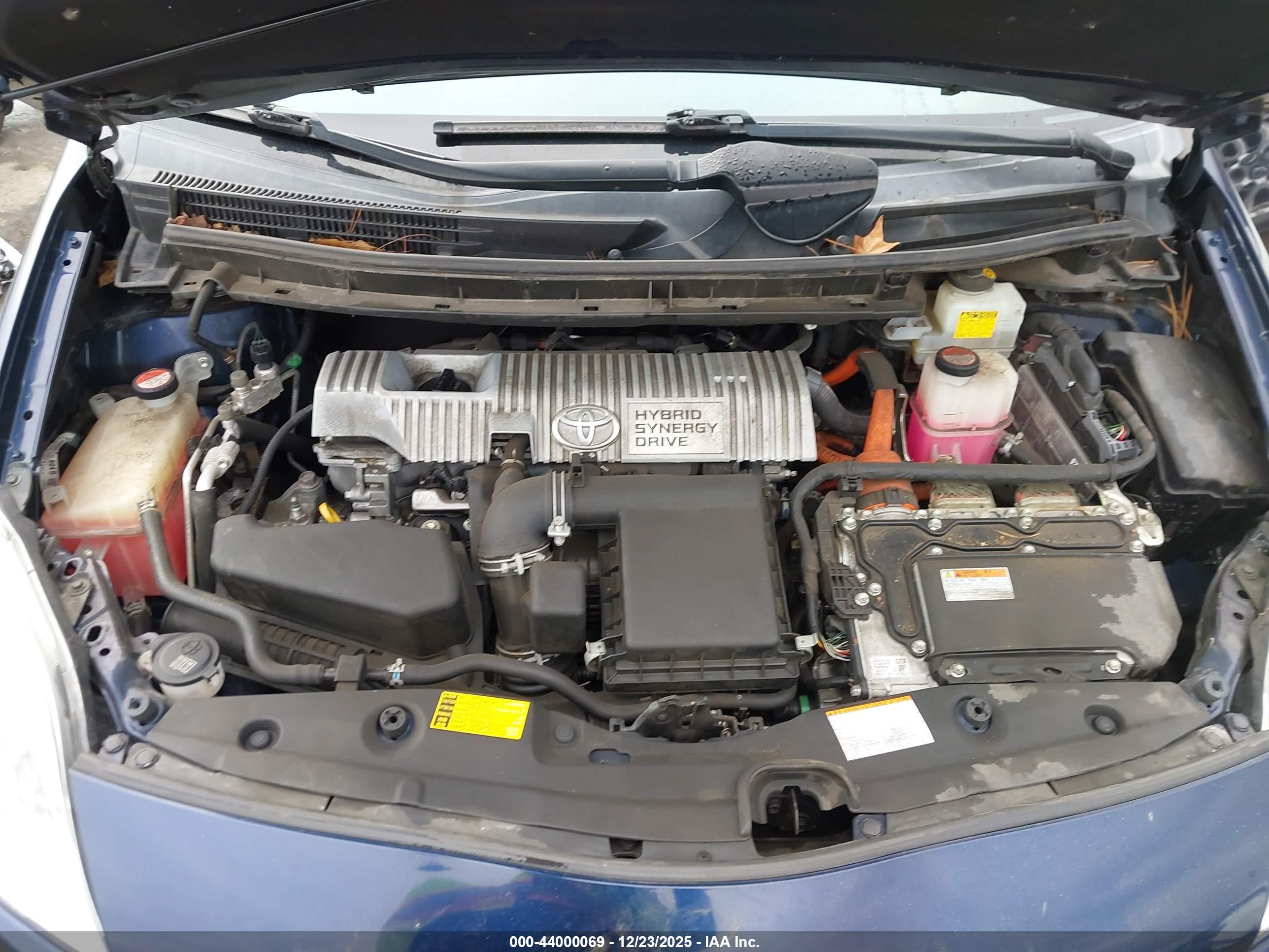 TOYOTA PRIUS image 10