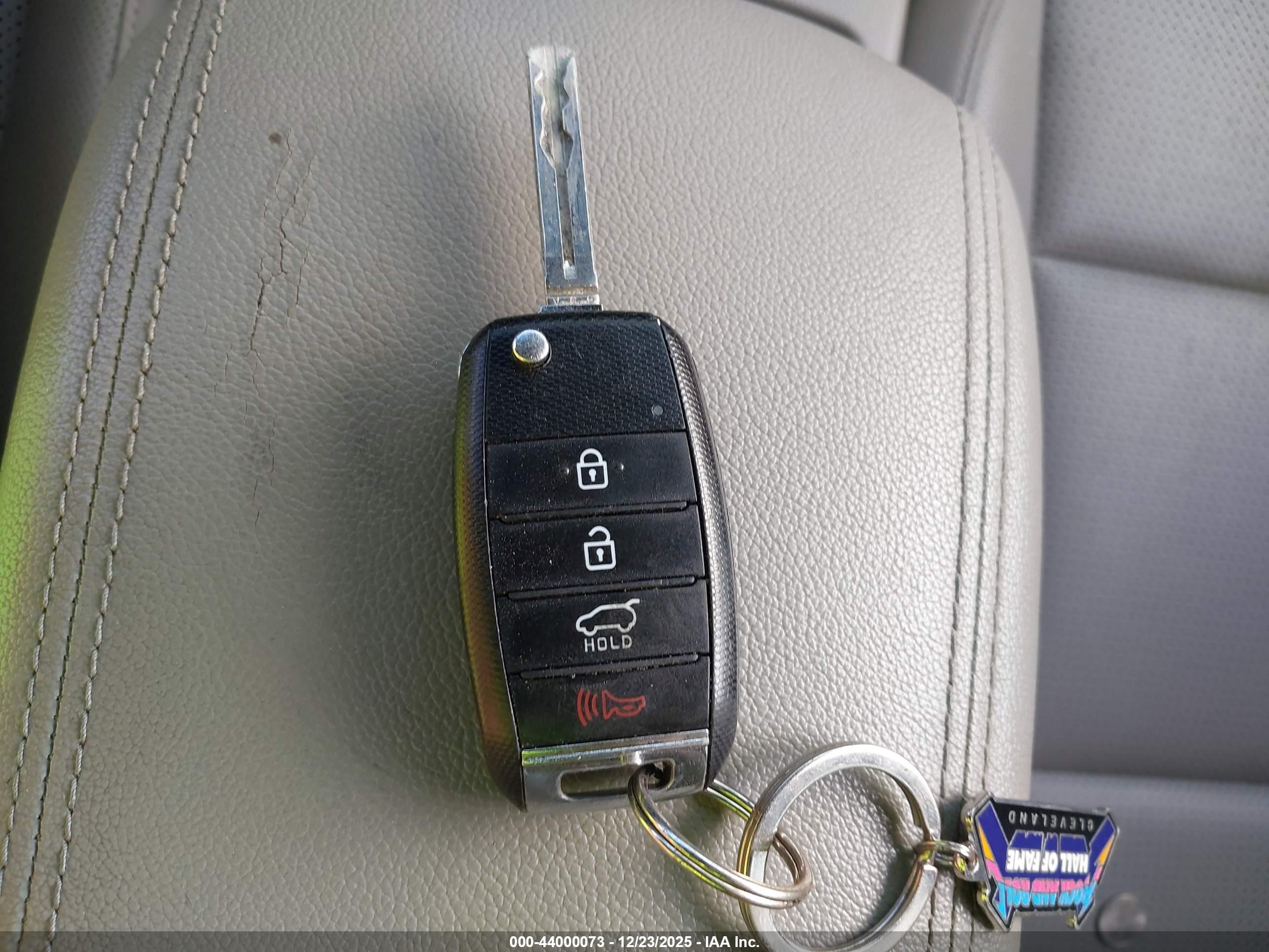 KIA SPORTAGE image 11