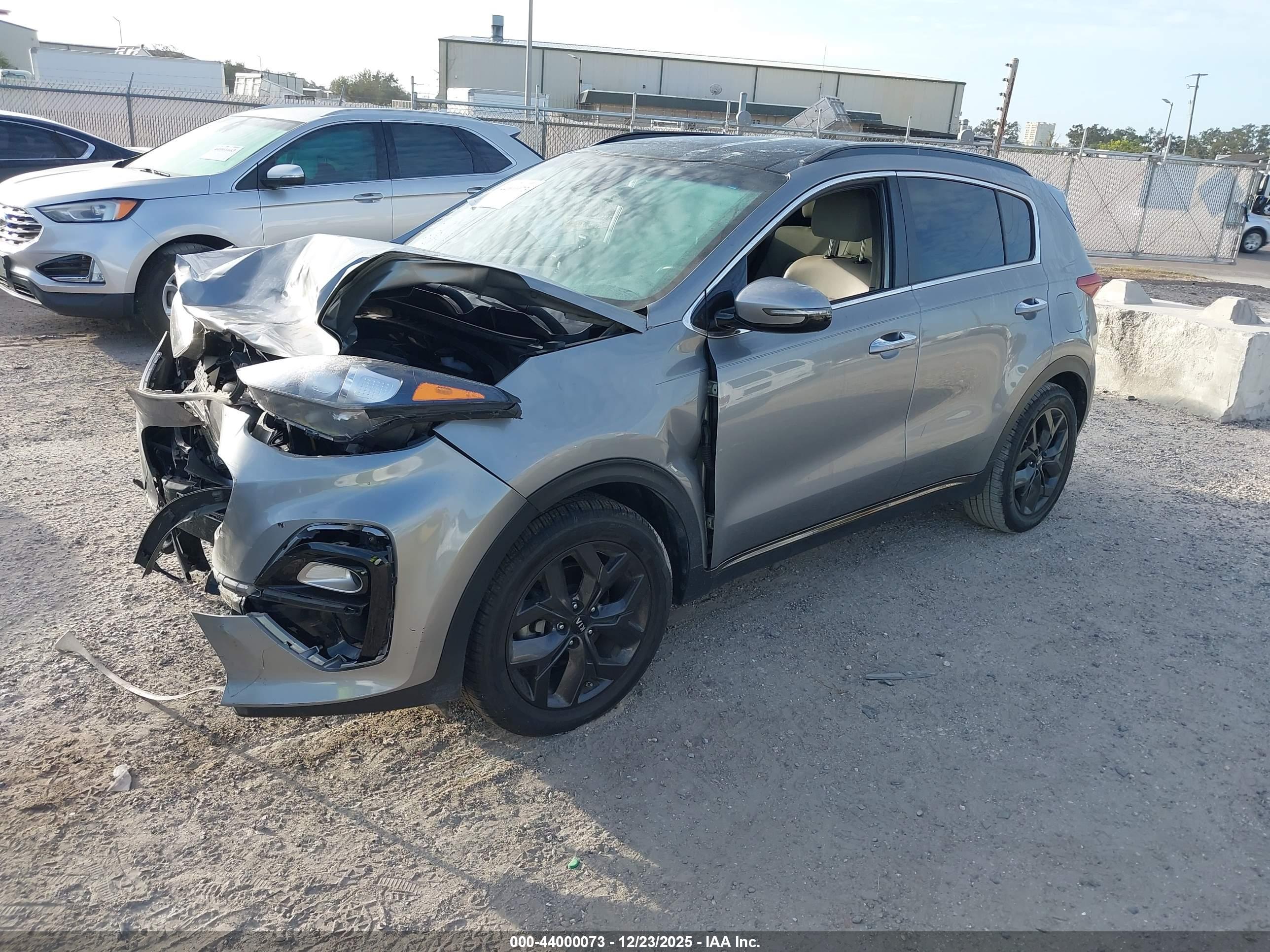 KIA SPORTAGE image 2