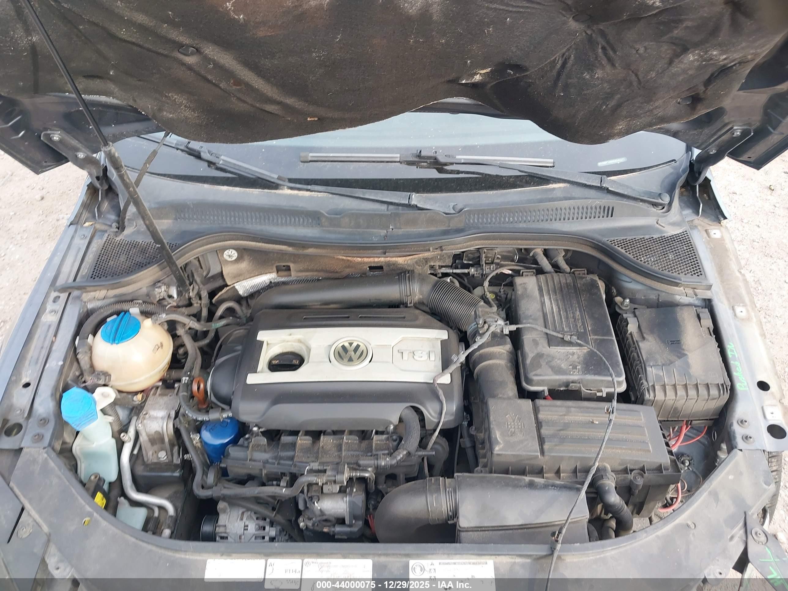 VOLKSWAGEN CC image 10