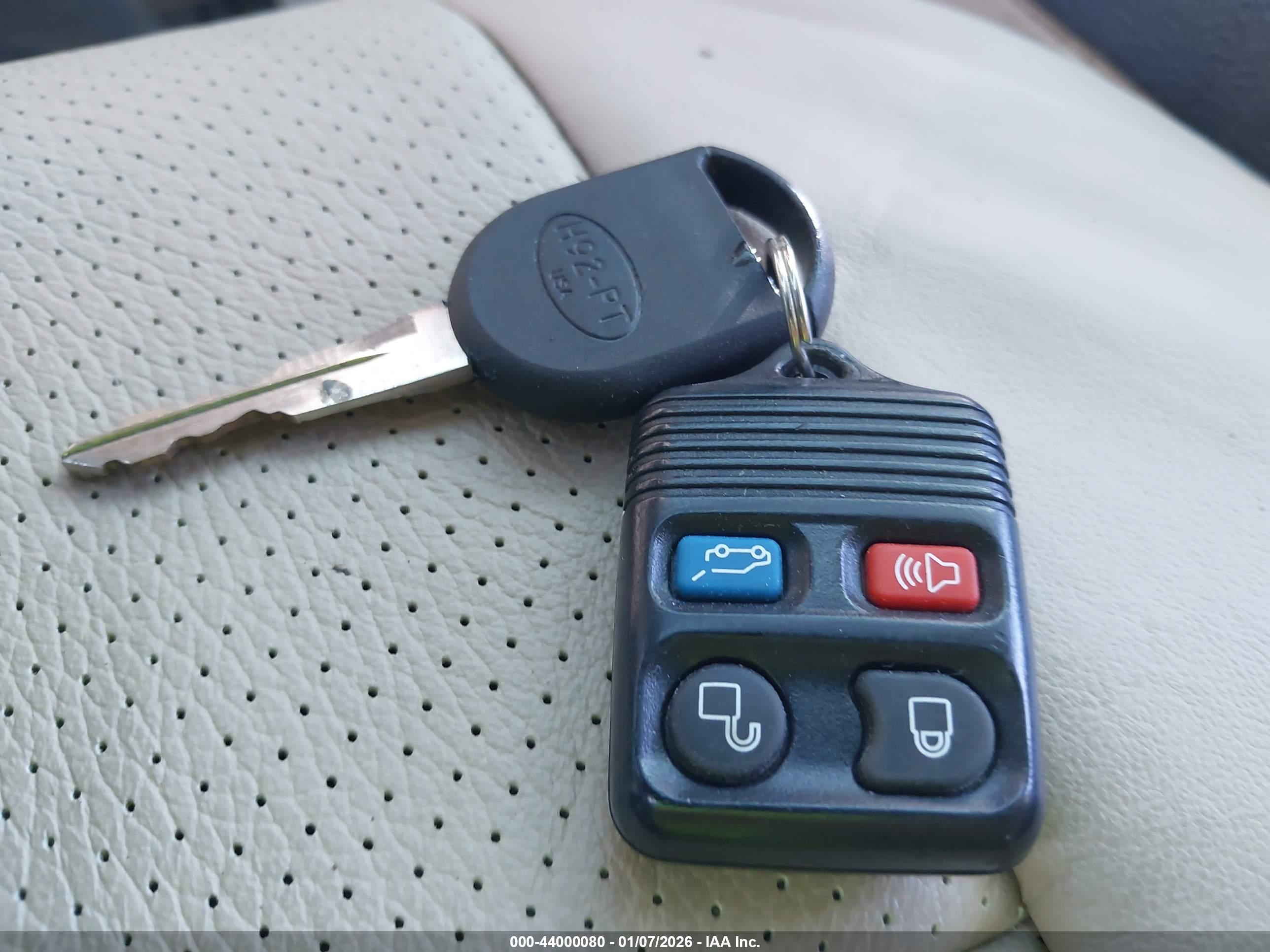 LINCOLN NAVIGATOR image 11