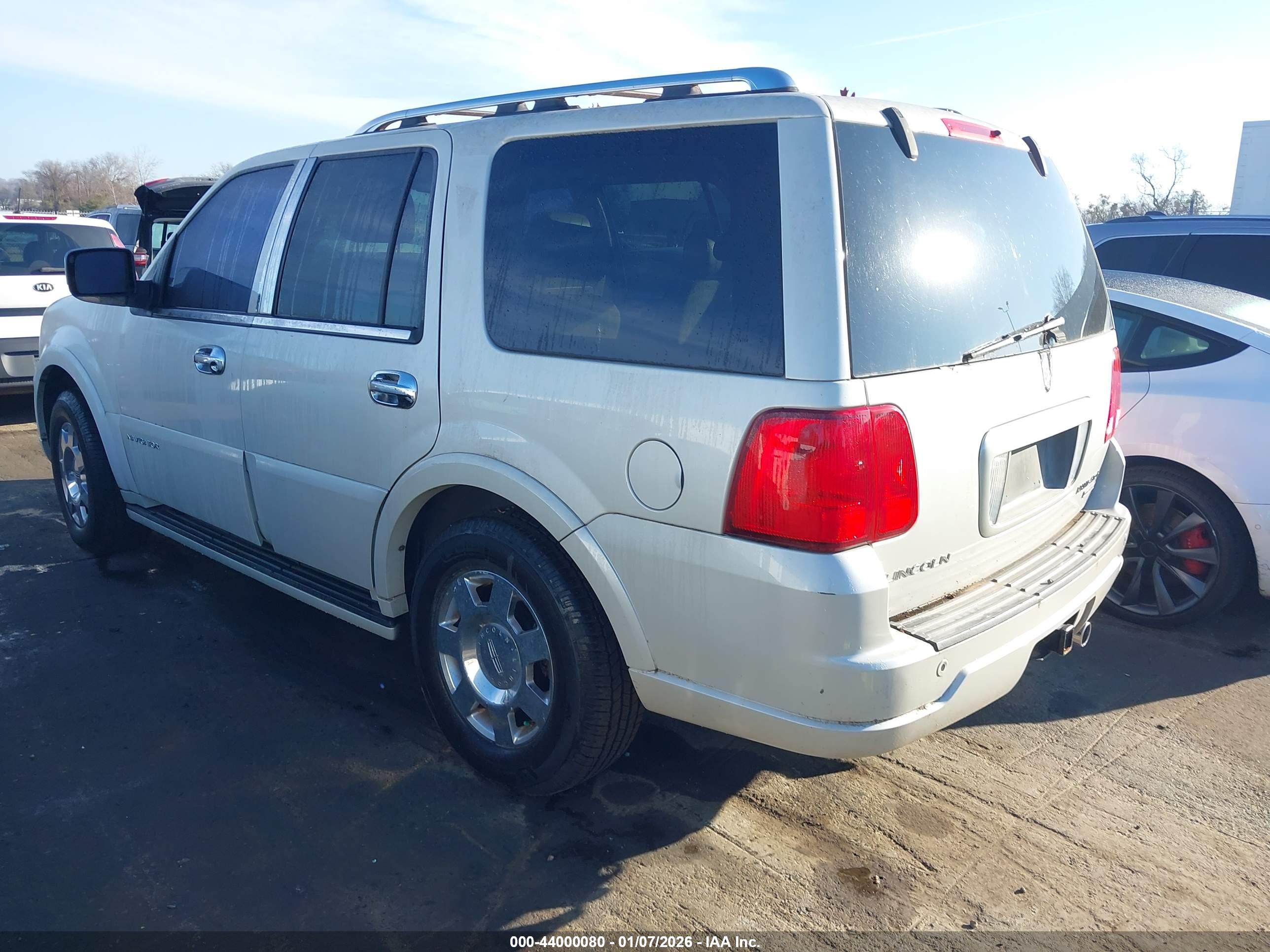 LINCOLN NAVIGATOR image 3