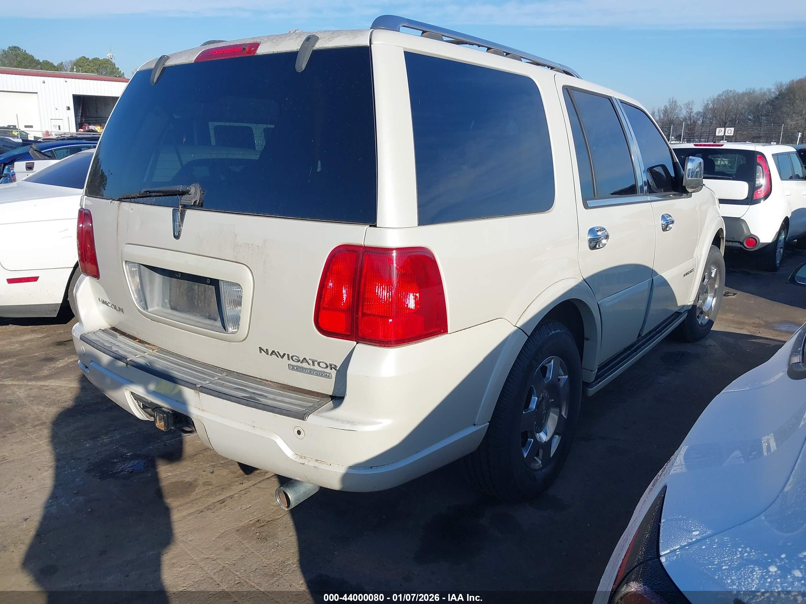 LINCOLN NAVIGATOR image 4