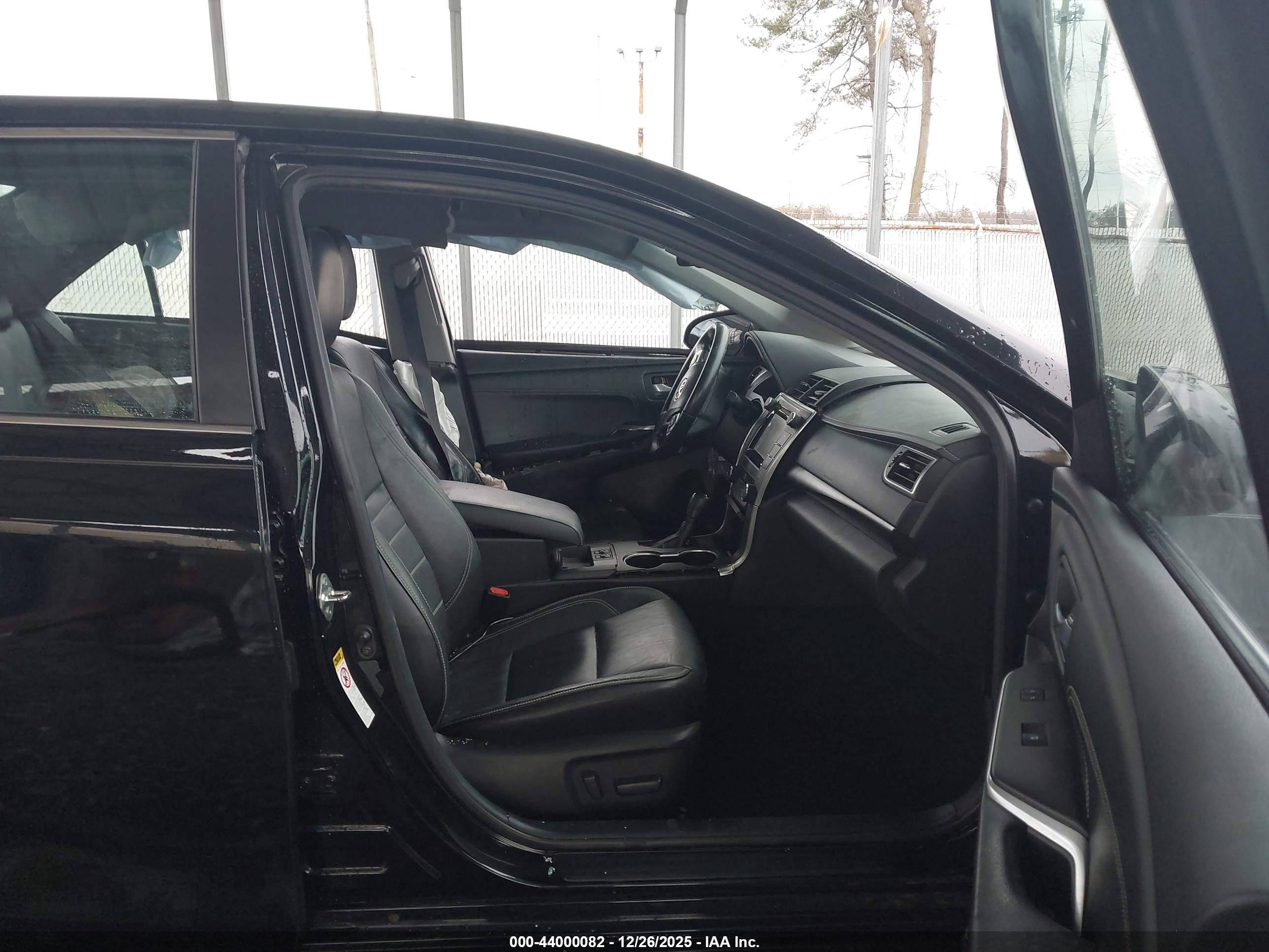 TOYOTA CAMRY image 5