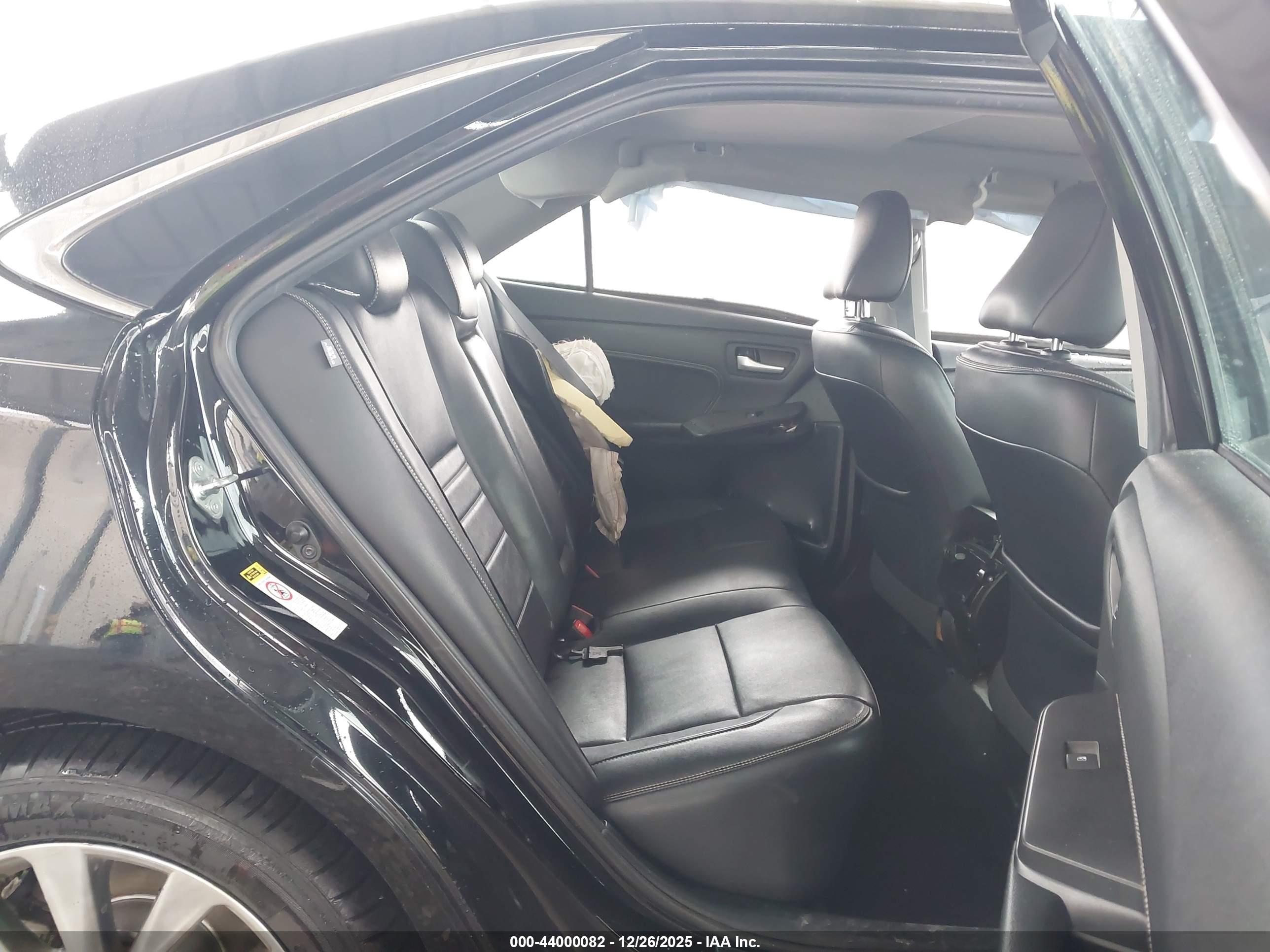 TOYOTA CAMRY image 8