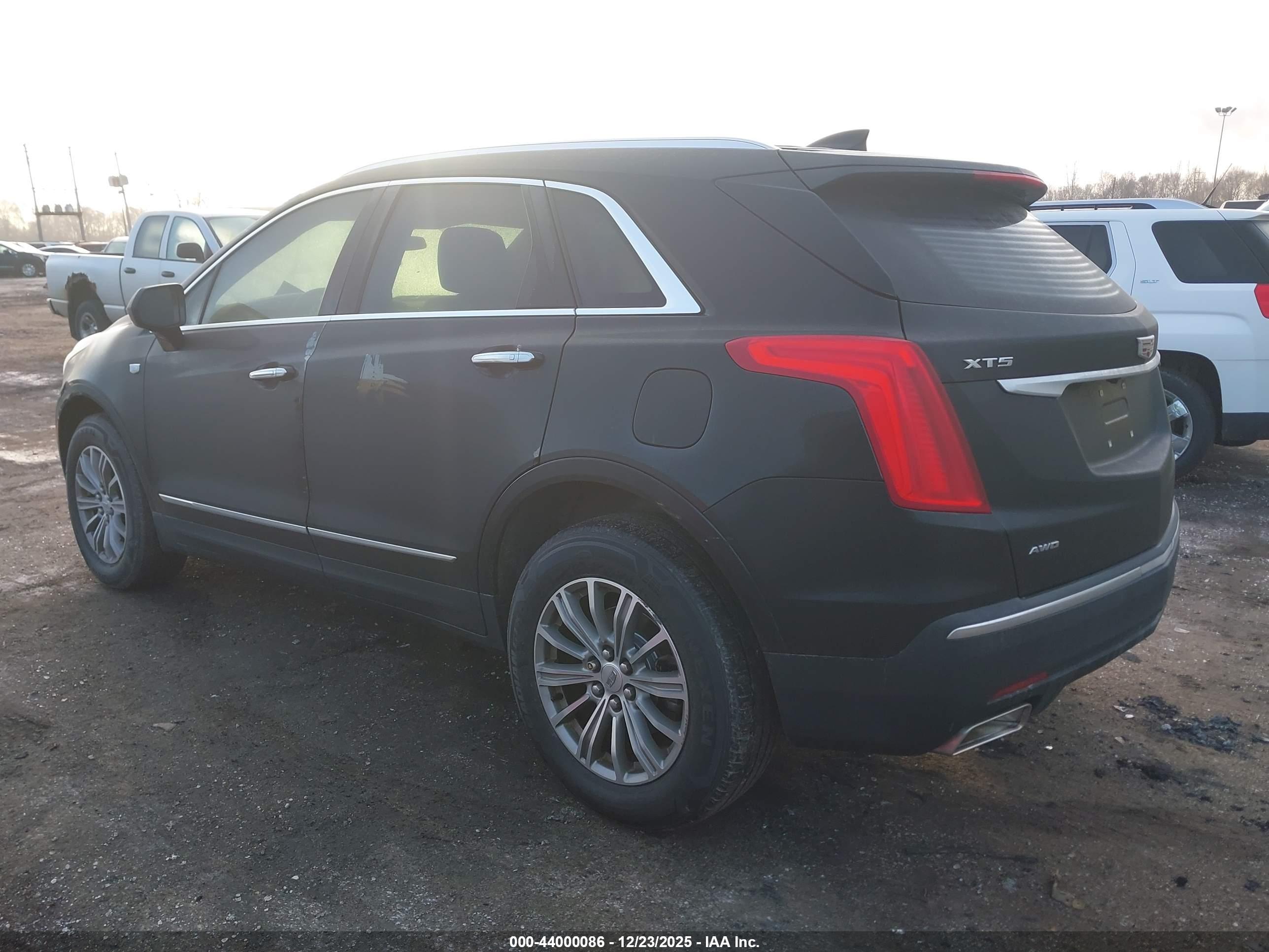 CADILLAC XT5 image 3