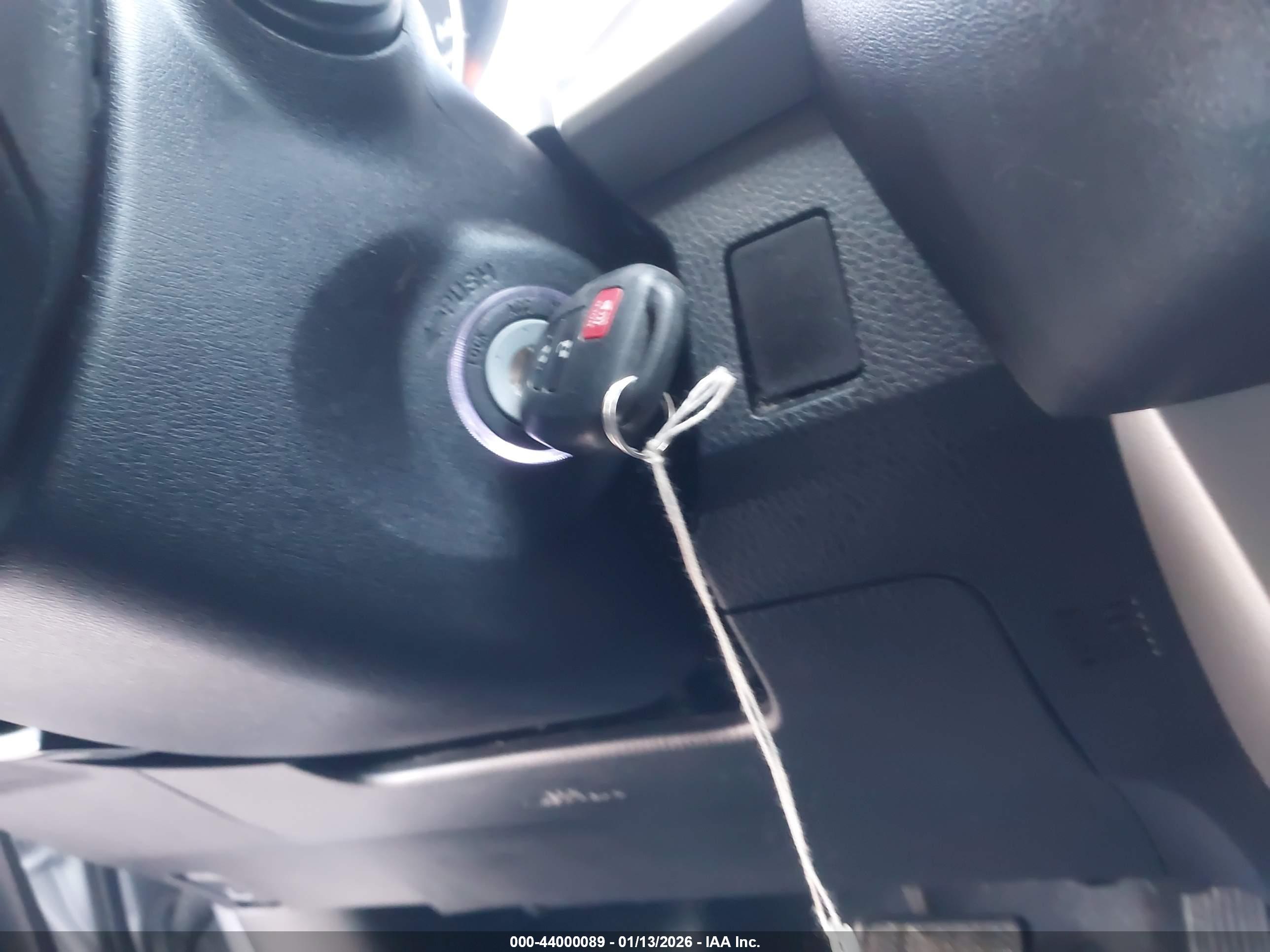 TOYOTA RAV4 image 11