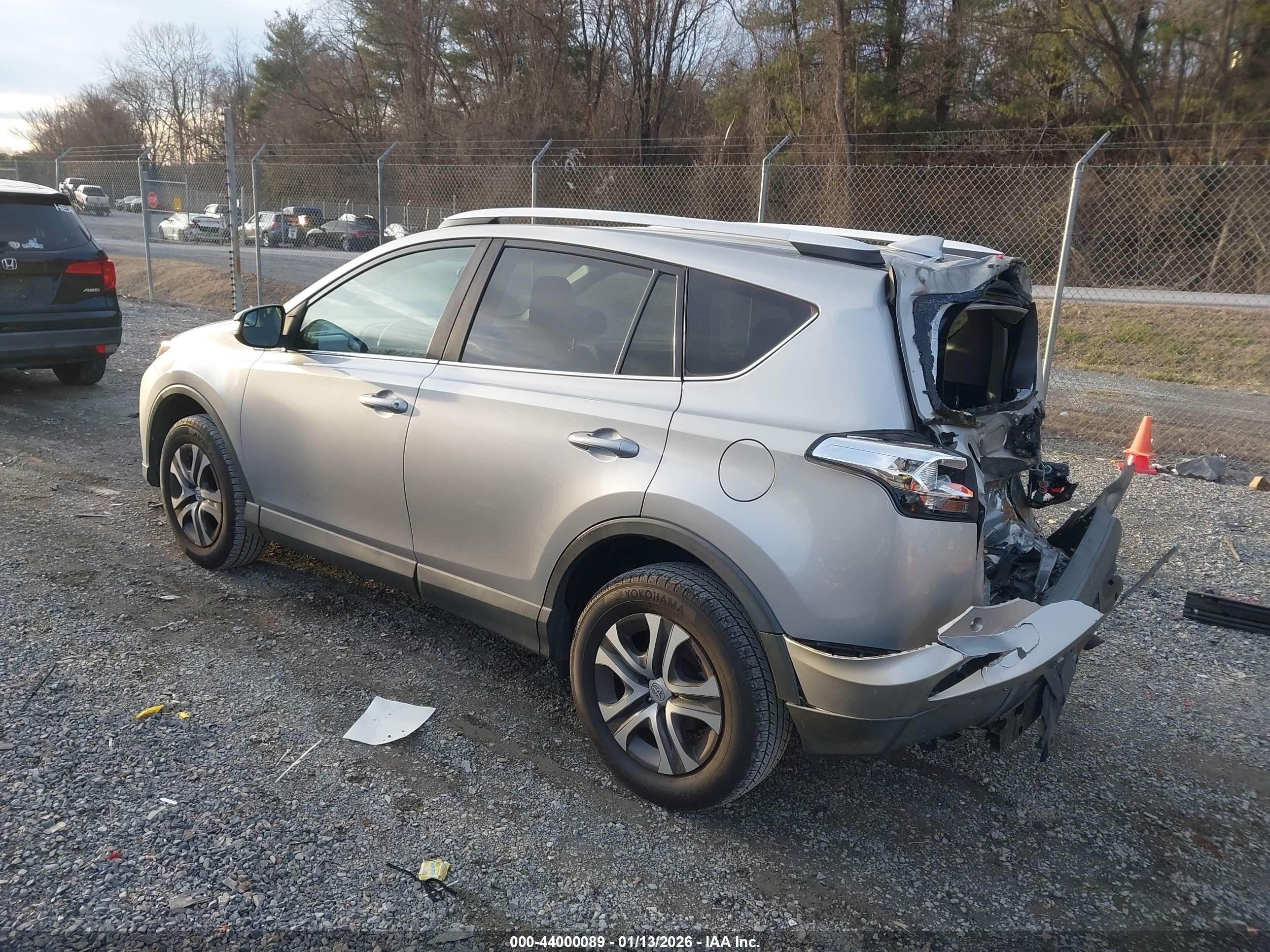 TOYOTA RAV4 image 3