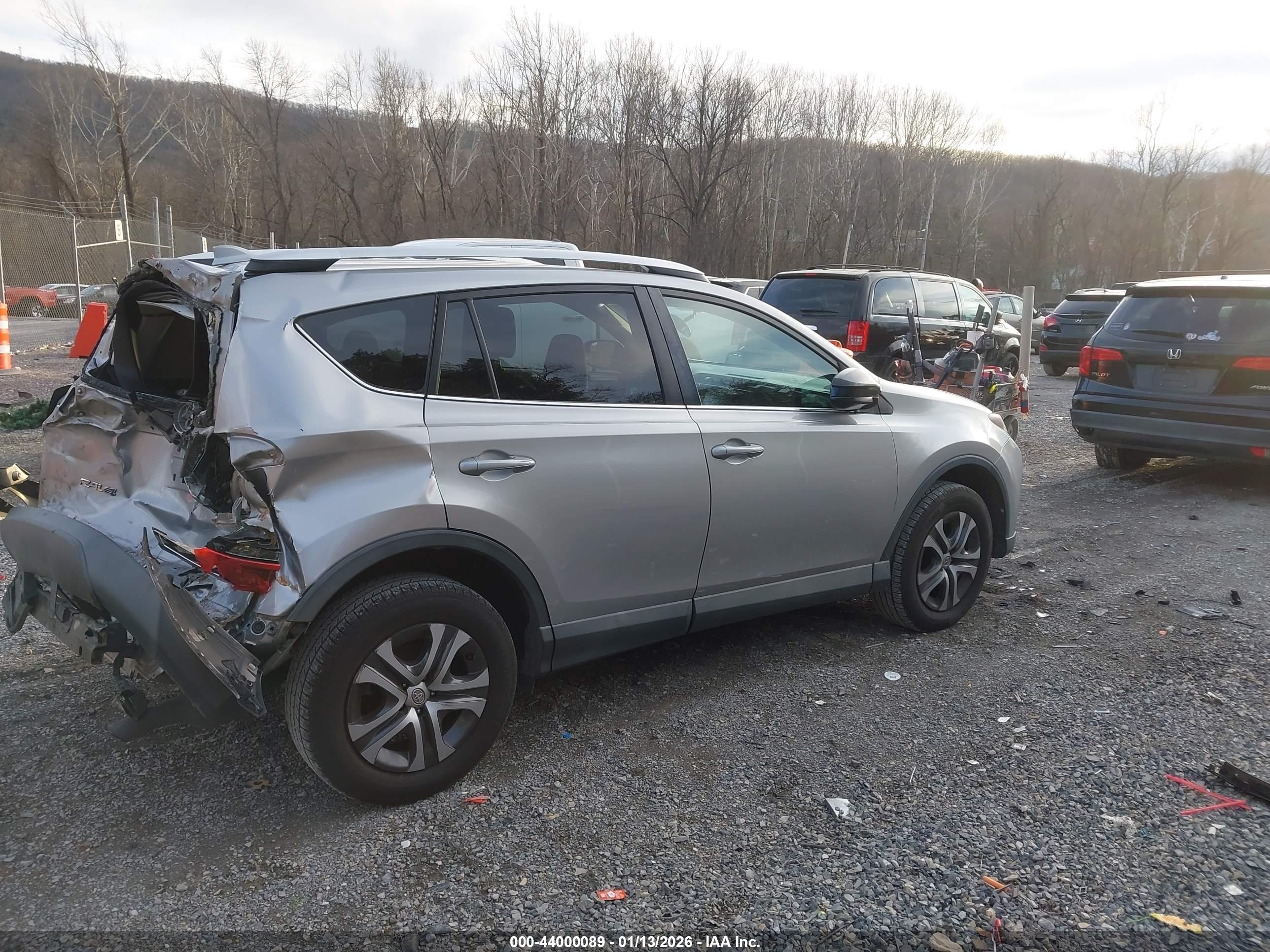 TOYOTA RAV4 image 4