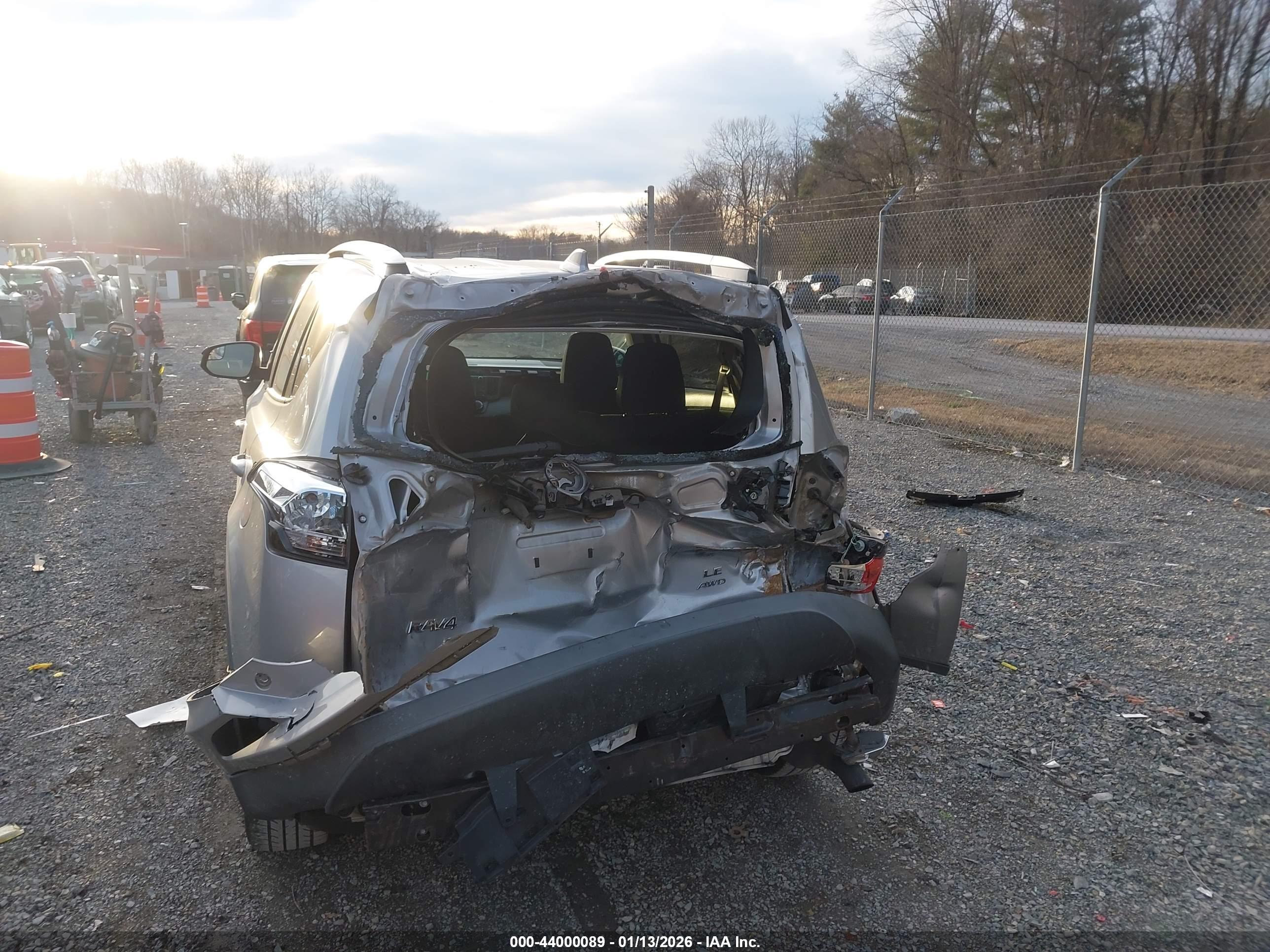 TOYOTA RAV4 image 6