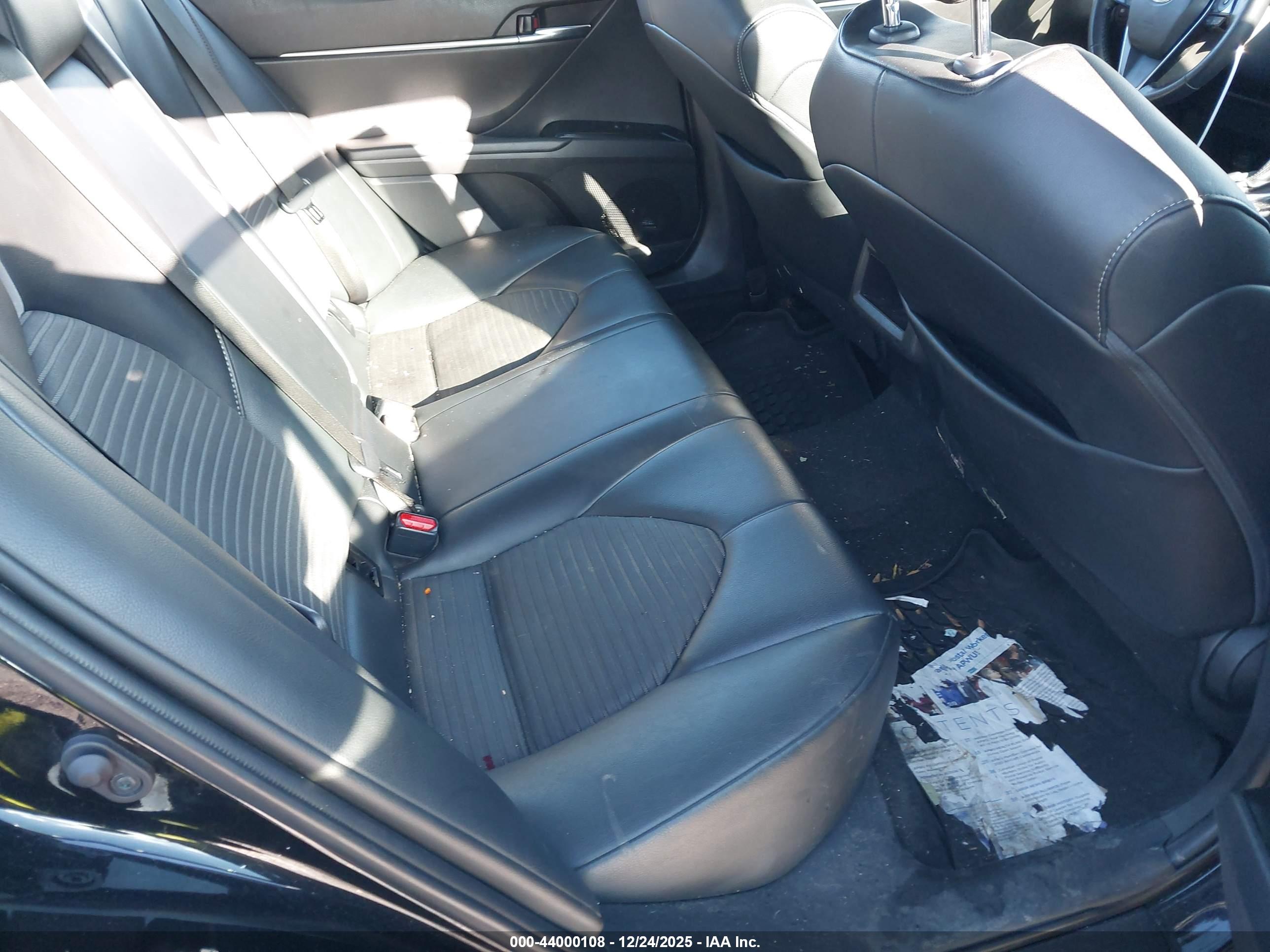TOYOTA CAMRY image 8