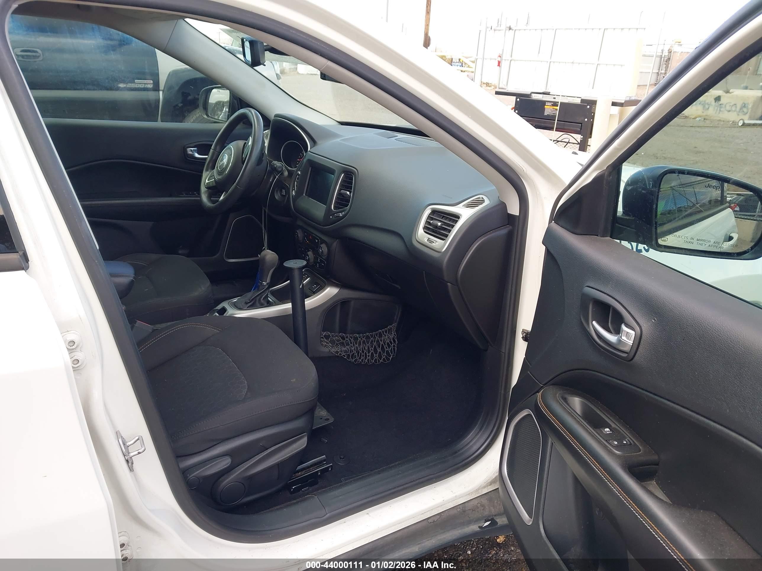 JEEP COMPASS image 5